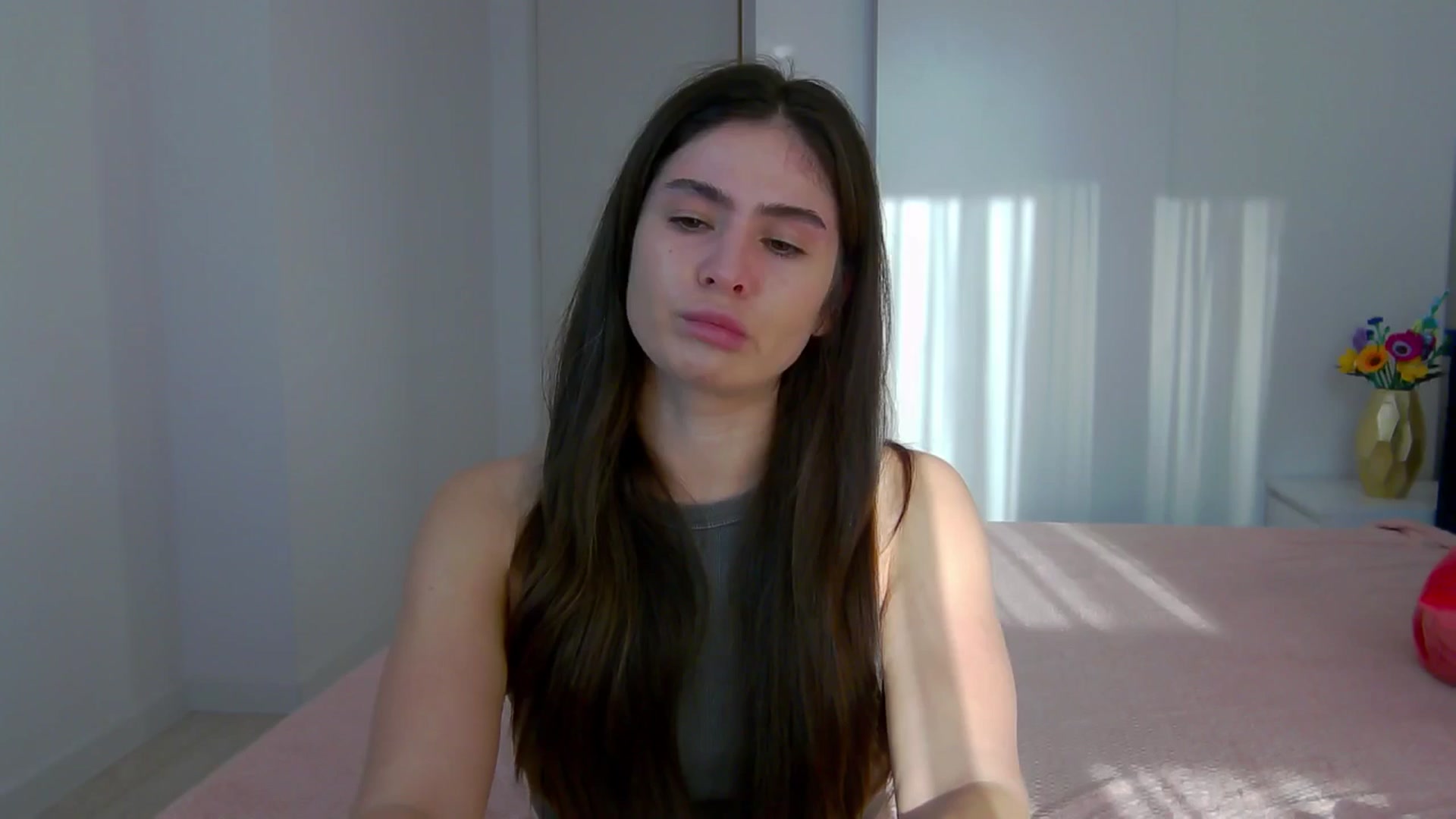 Gallery image thumbnail from NaiaaBee's myfreecams stream on, 03/31/2025, 15:37 image 15 of 20