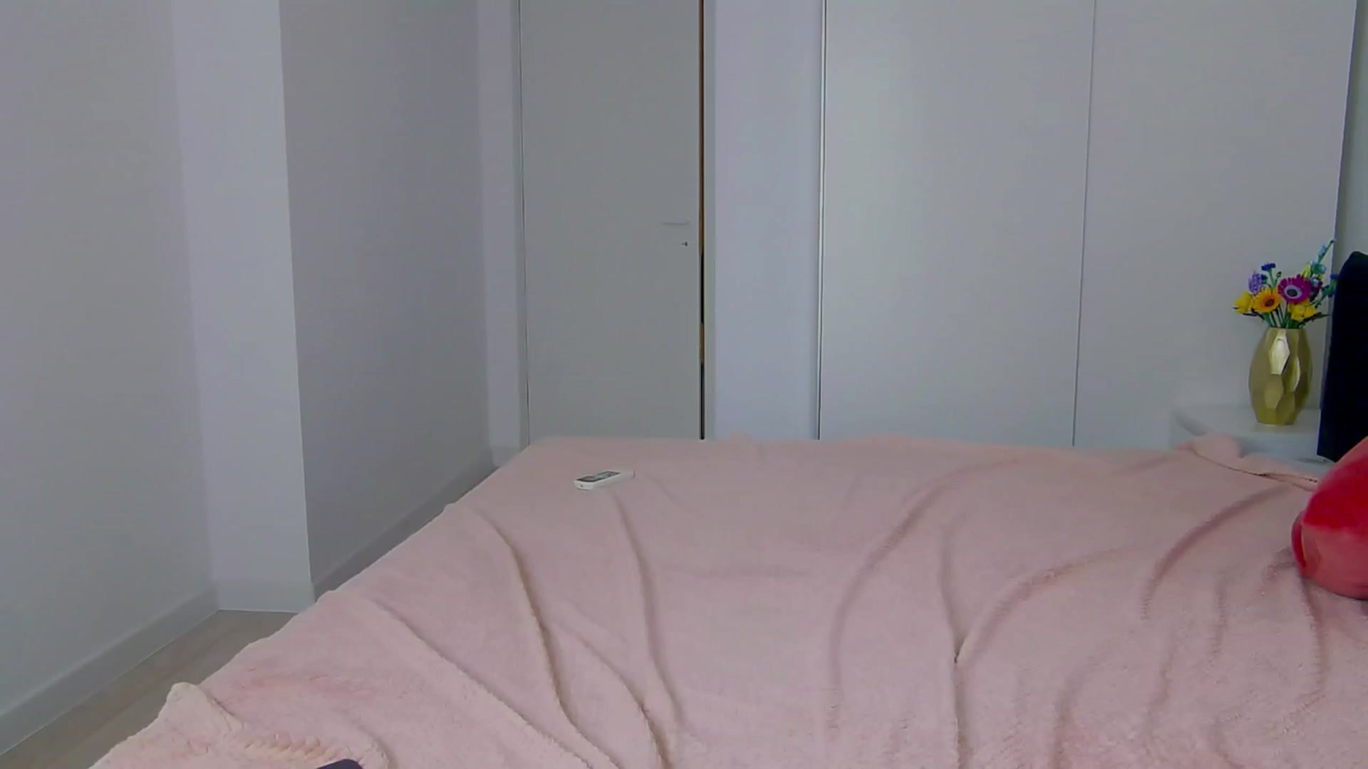 Gallery image thumbnail from NaiaaBee's myfreecams stream on, 04/01/2025, 13:33 image 16 of 20