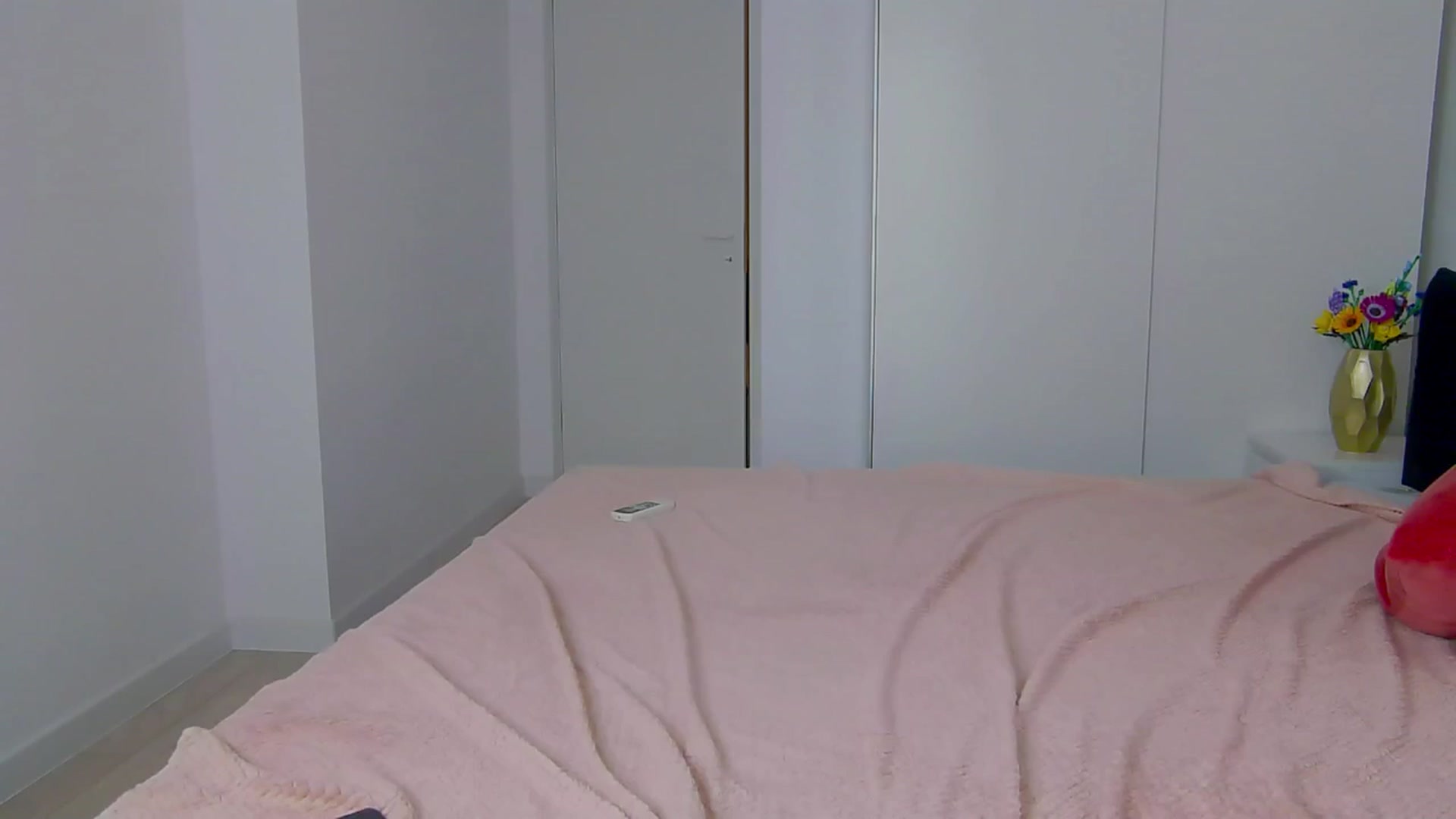 Gallery image thumbnail from NaiaaBee's myfreecams stream on, 04/01/2025, 13:33 image 17 of 20