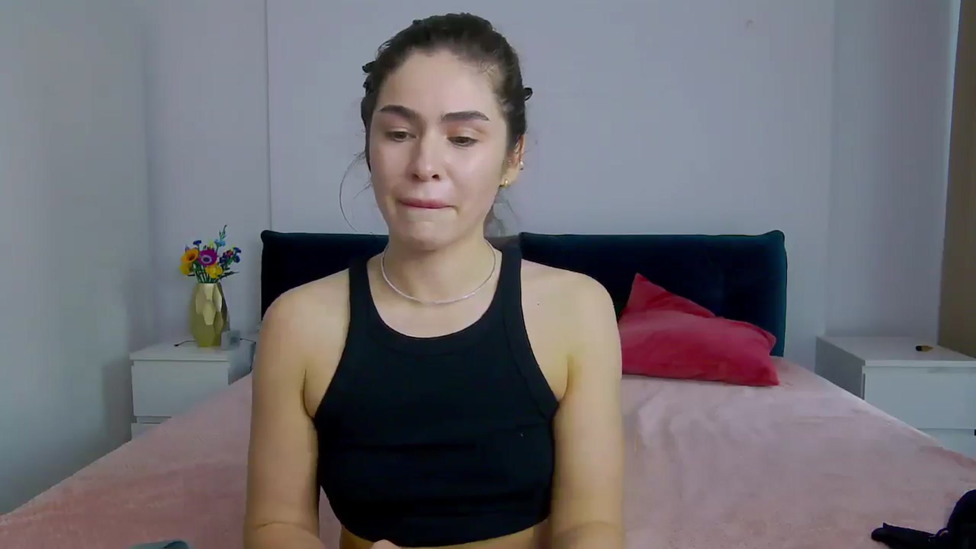 Gallery image thumbnail from NaiaaBee's myfreecams stream on, 04/28/2025, 17:11 image 14 of 20