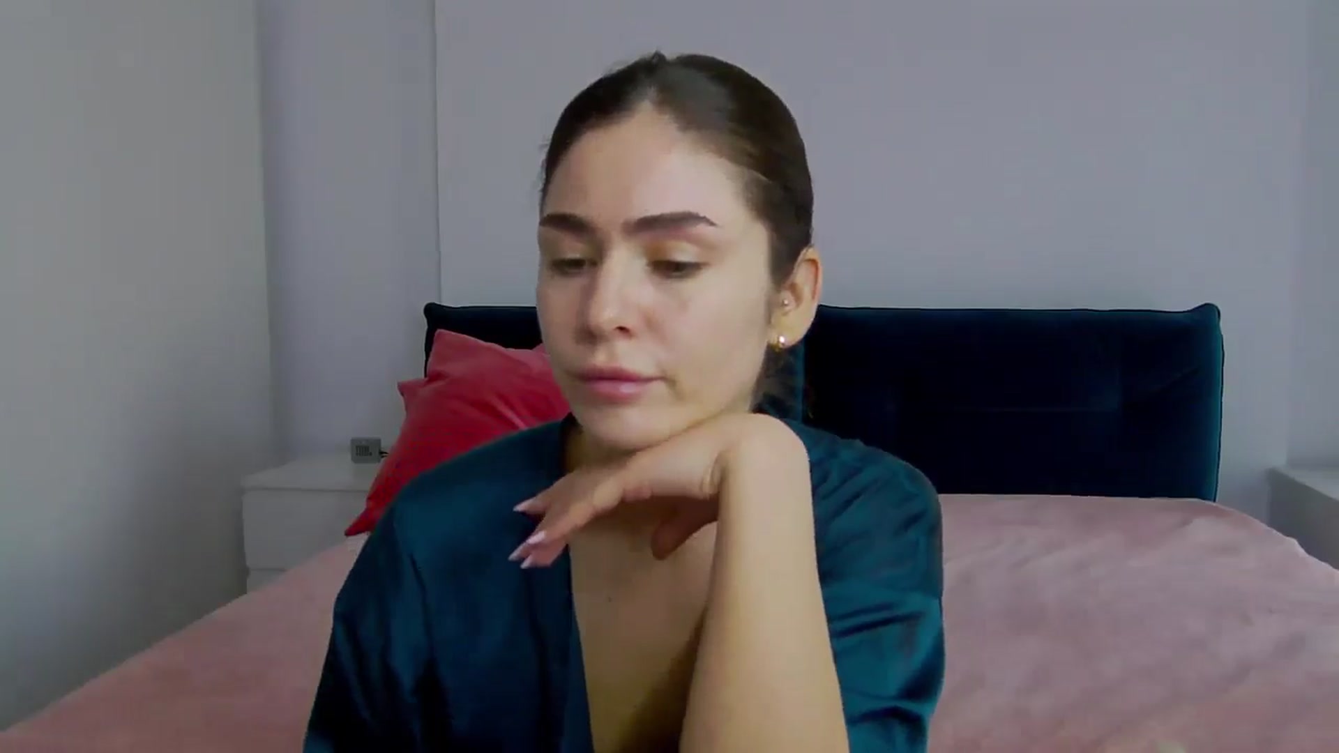 Gallery image thumbnail from NaiaaBee's myfreecams stream on, 05/14/2025, 06:07 image 16 of 20
