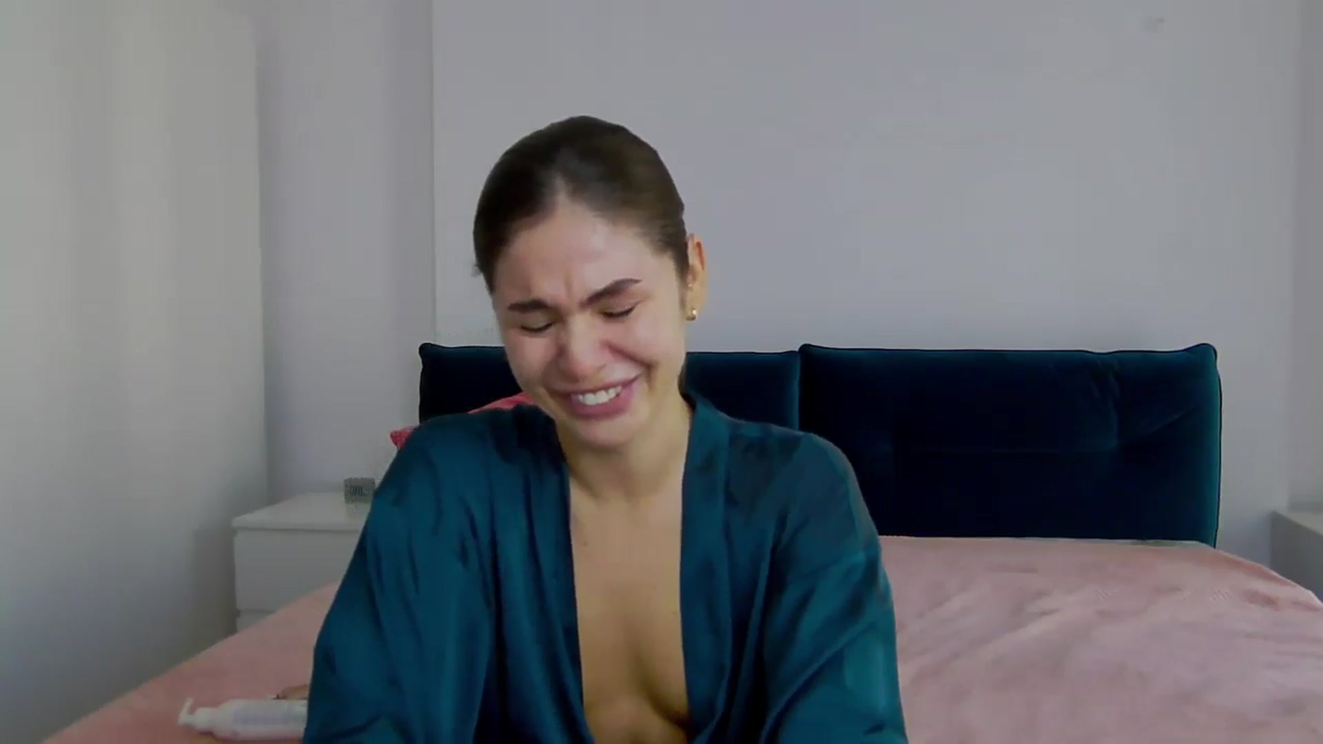 Gallery image thumbnail from NaiaaBee's myfreecams stream on, 05/14/2025, 07:16 image 18 of 20