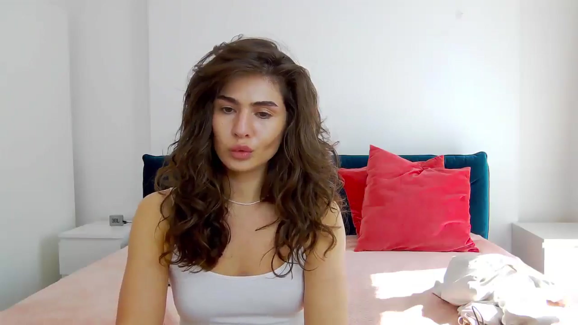 Gallery image thumbnail from NaiaaBee's myfreecams stream on, 05/15/2025, 14:37 image 3 of 20