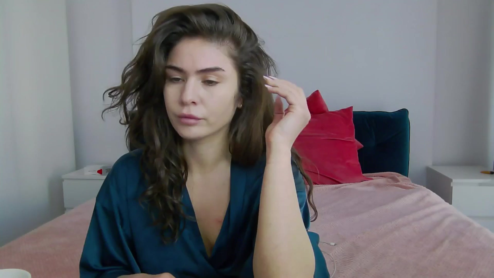 Gallery image thumbnail from NaiaaBee's myfreecams stream on, 05/18/2025, 06:27 image 15 of 20