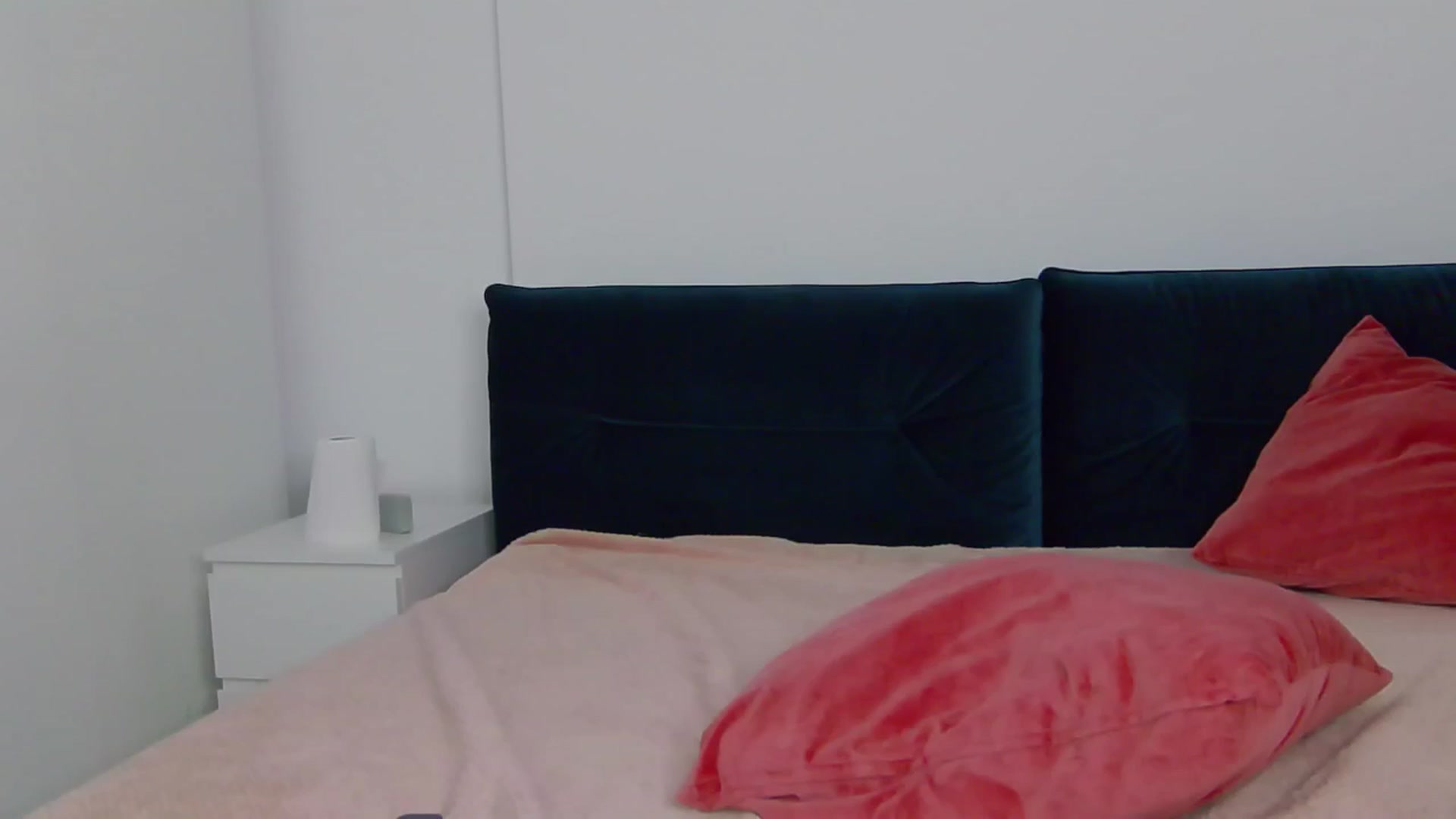 Gallery image thumbnail from NaiaaBee's myfreecams stream on, 05/26/2025, 17:40 image 10 of 20