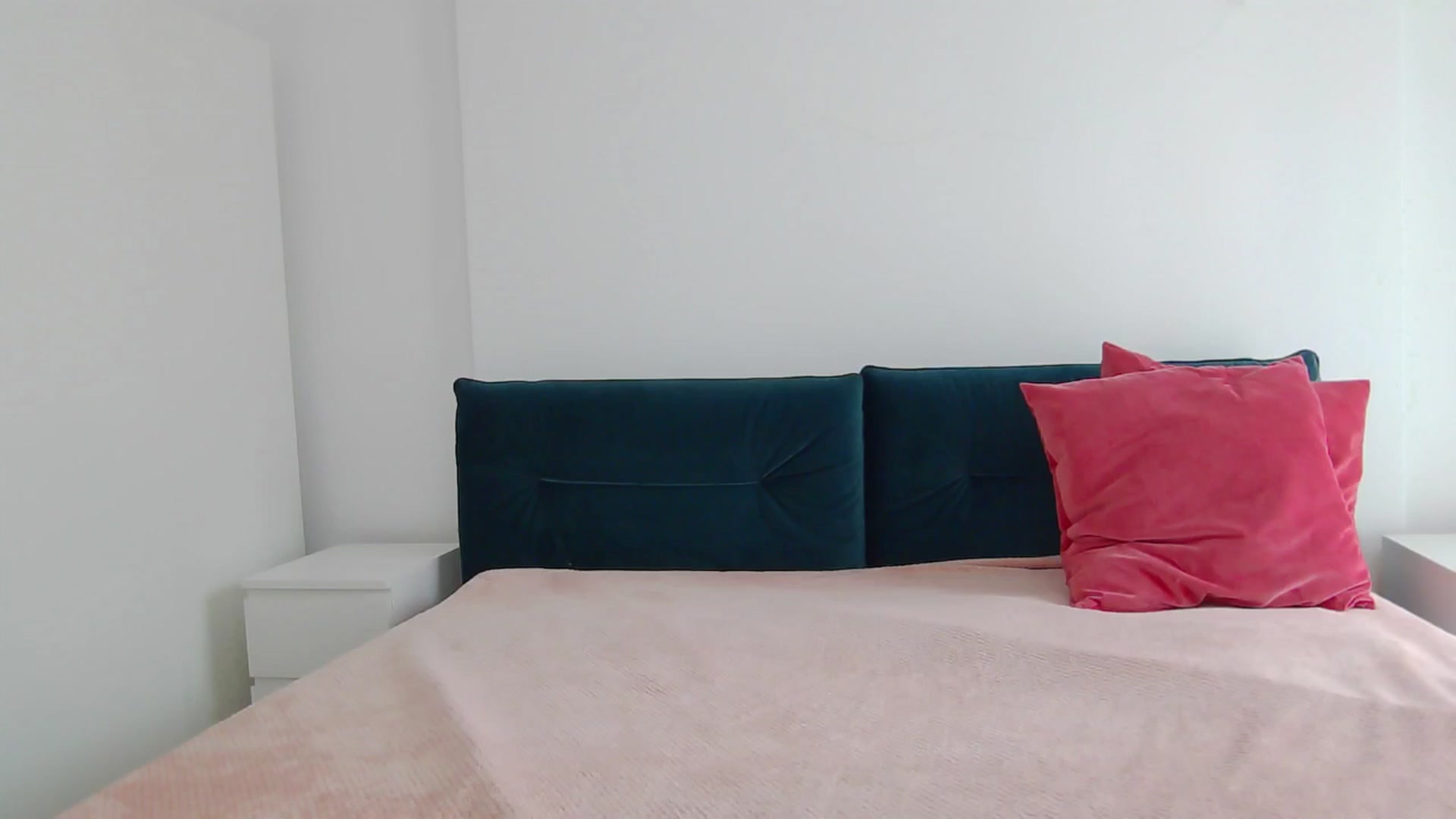 Gallery image thumbnail from NaiaaBee's myfreecams stream on, 05/29/2025, 11:42 image 9 of 20