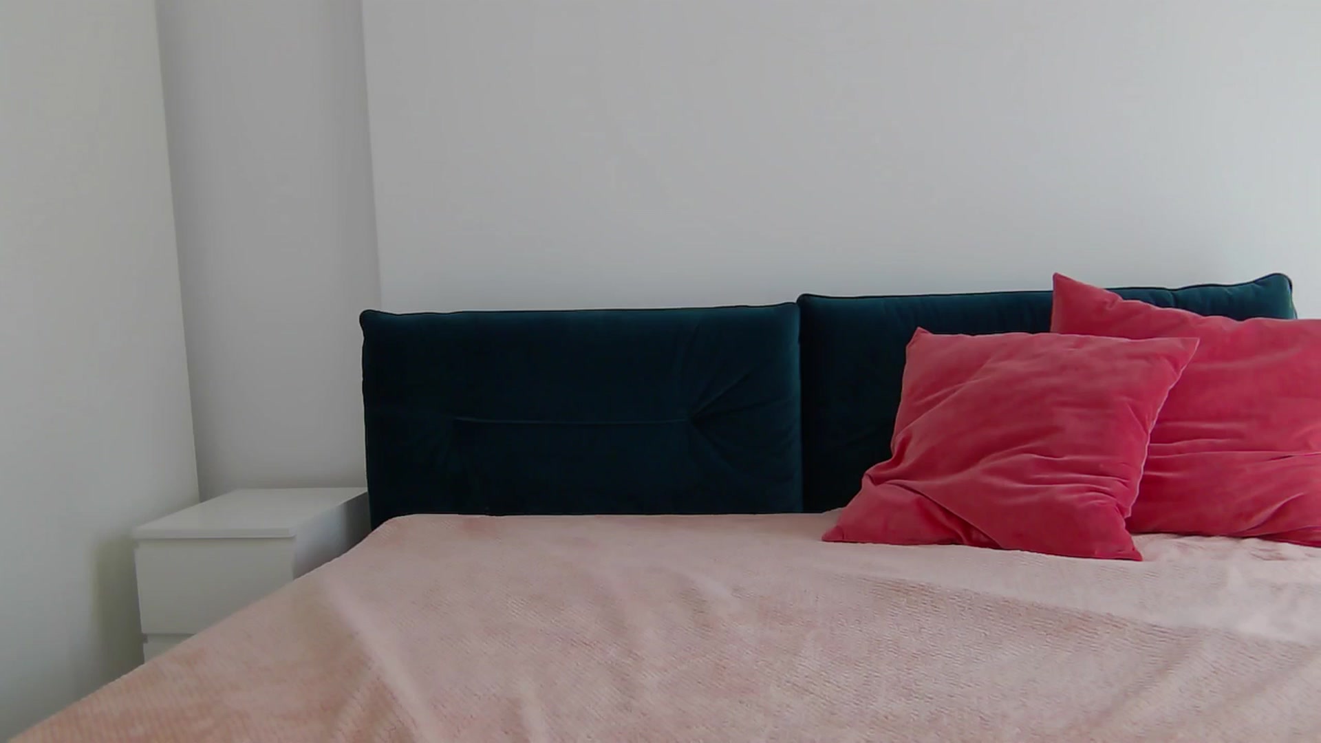 Gallery image thumbnail from NaiaaBee's myfreecams stream on, 05/29/2025, 13:09 image 16 of 20