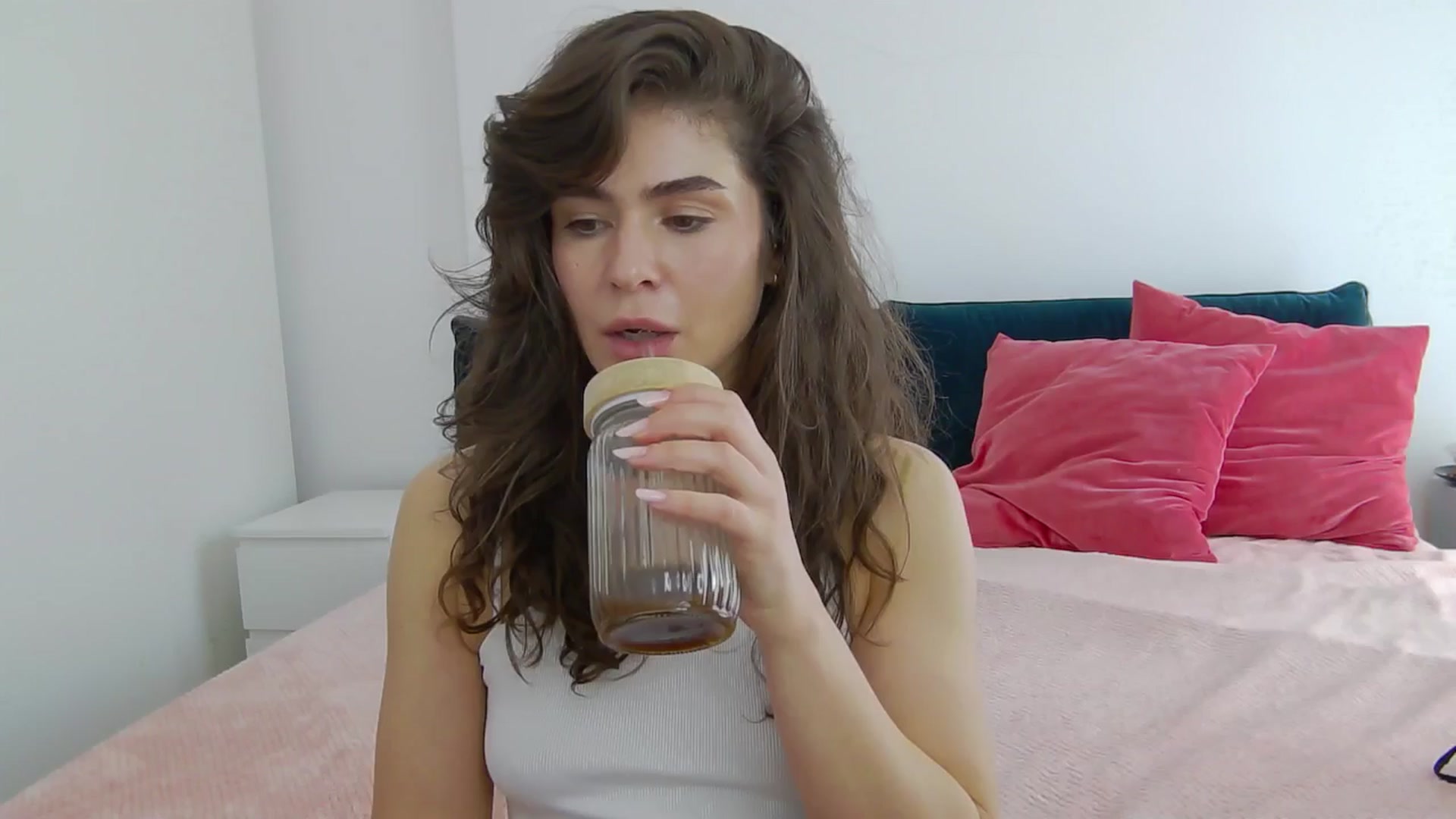 Gallery image thumbnail from NaiaaBee's myfreecams stream on, 05/29/2025, 13:09 image 6 of 20