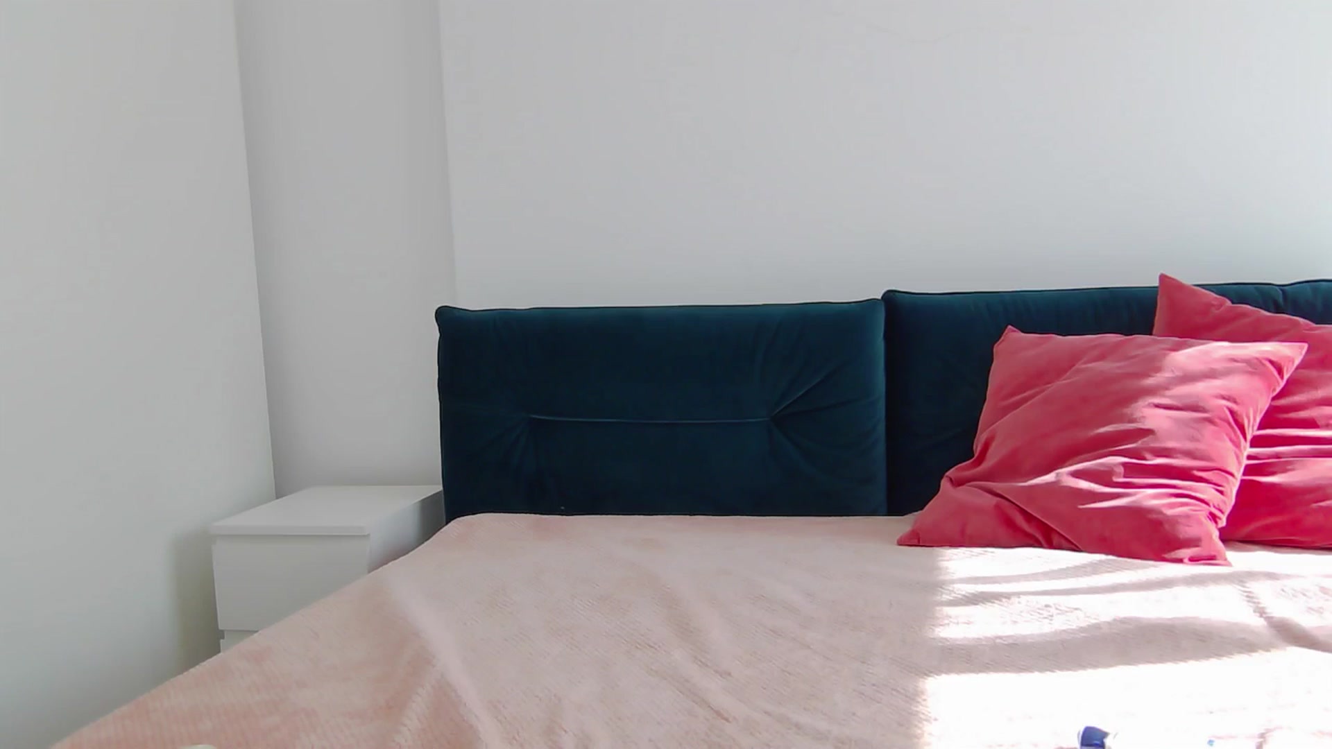 Gallery image thumbnail from NaiaaBee's myfreecams stream on, 05/29/2025, 14:25 image 12 of 20