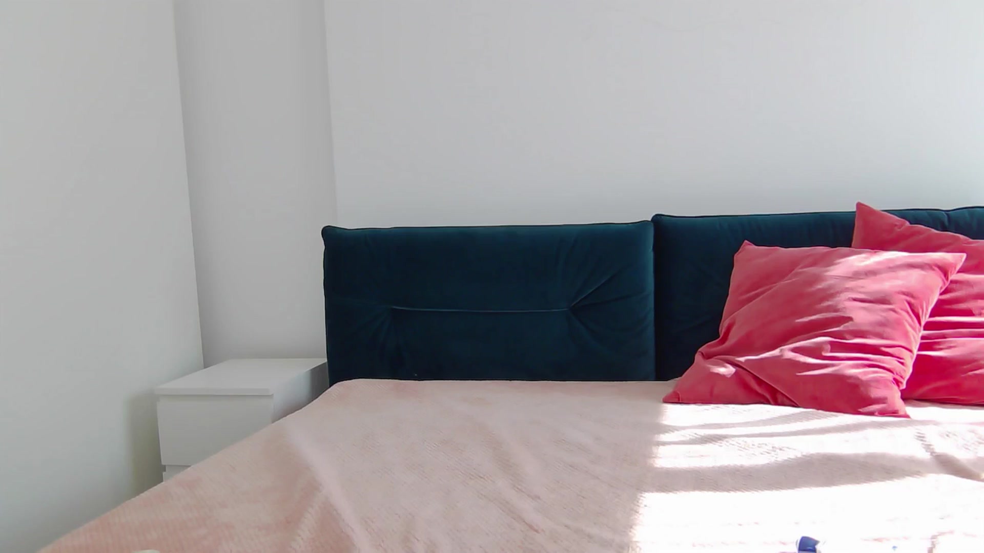 Gallery image thumbnail from NaiaaBee's myfreecams stream on, 05/29/2025, 14:25 image 14 of 20