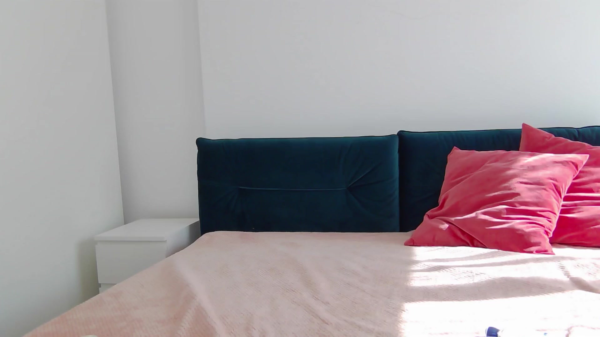 Gallery image thumbnail from NaiaaBee's myfreecams stream on, 05/29/2025, 14:25 image 13 of 20
