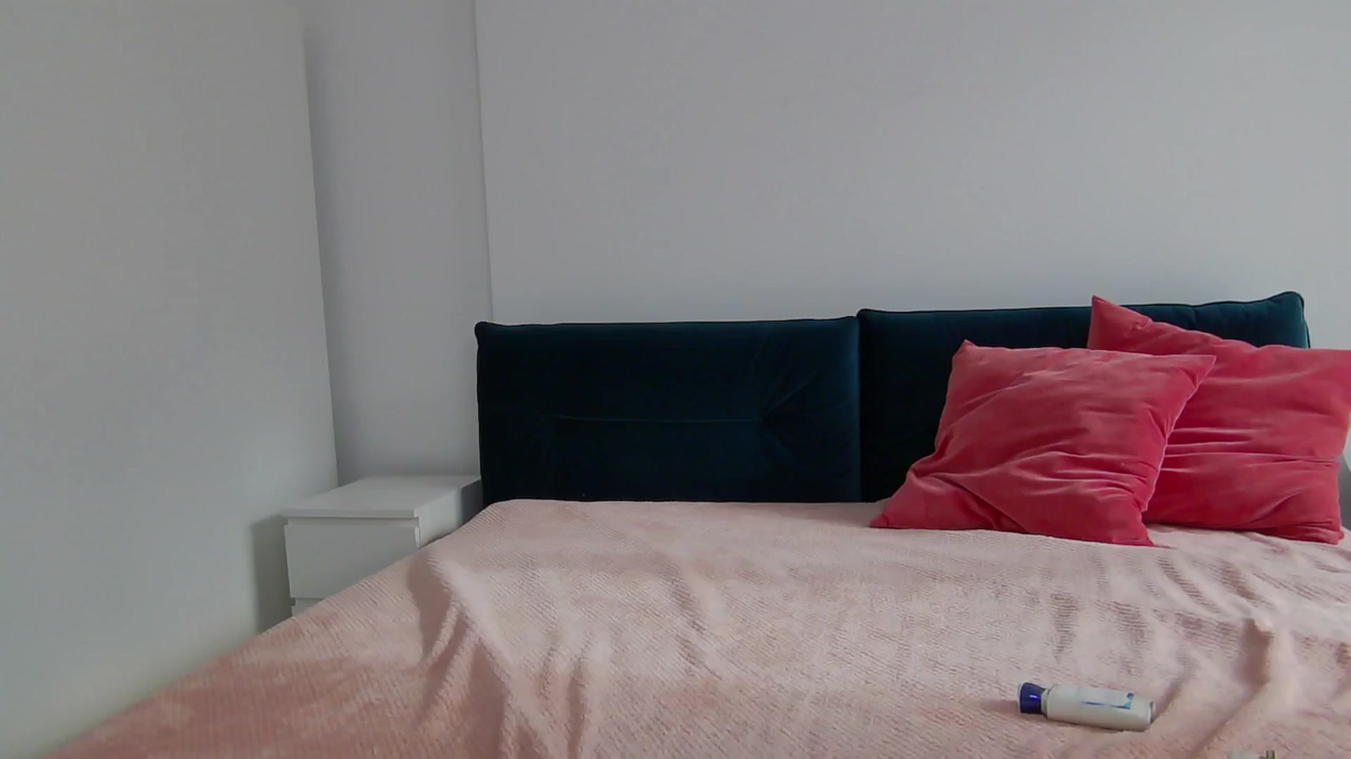 Gallery image thumbnail from NaiaaBee's myfreecams stream on, 05/29/2025, 14:57 image 16 of 20