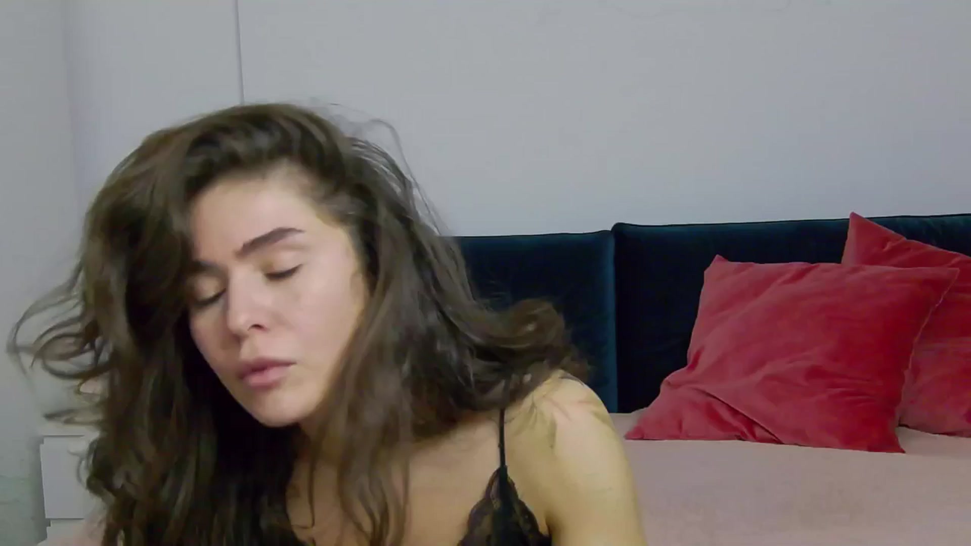 Gallery image thumbnail from NaiaaBee's myfreecams stream on, 05/31/2025, 20:09 image 17 of 20