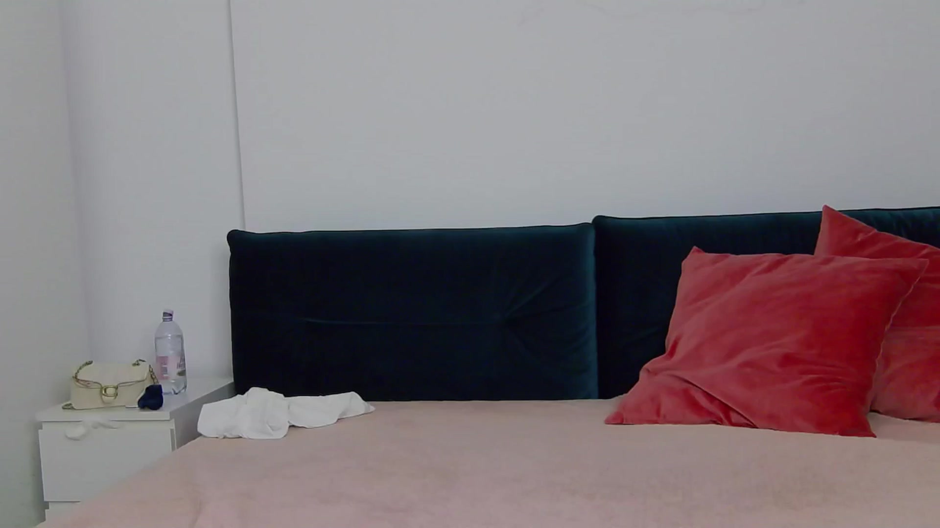 Gallery image thumbnail from NaiaaBee's myfreecams stream on, 05/31/2025, 20:09 image 12 of 20
