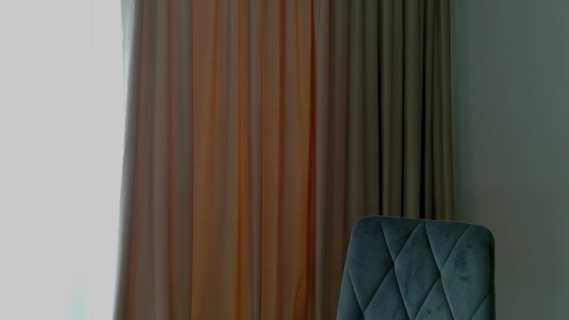 Gallery image thumbnail from NaiaaBee's myfreecams stream on, 06/19/2025, 15:39 image 8 of 20