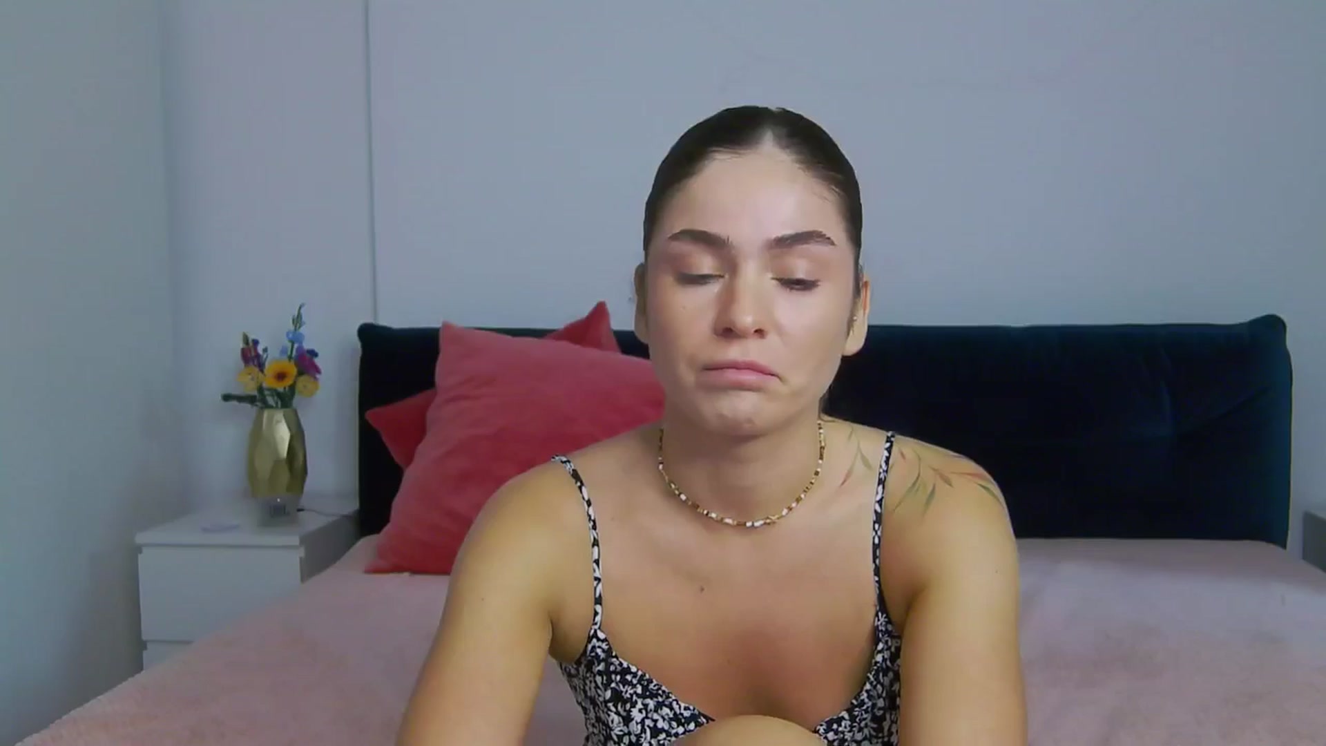 Gallery image thumbnail from NaiaaBee's myfreecams stream on, 08/05/2025, 16:52 image 16 of 20