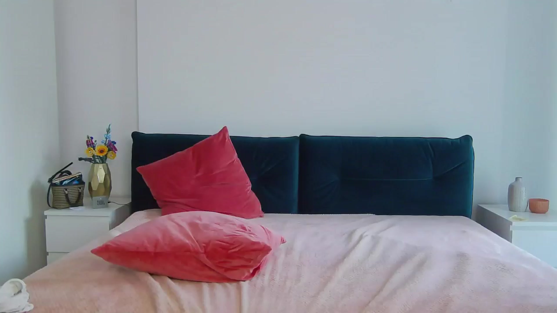 Gallery image thumbnail from NaiaaBee's myfreecams stream on, 08/09/2025, 18:07 image 6 of 20
