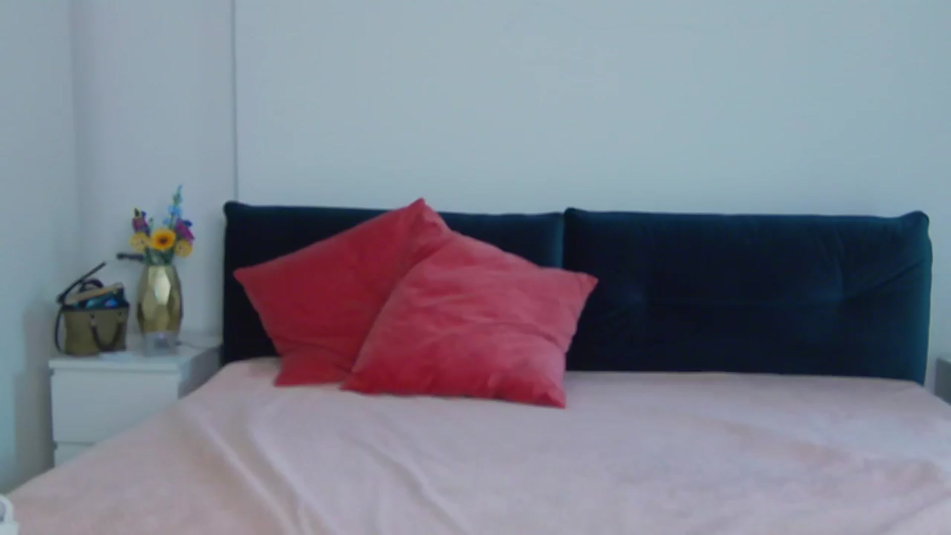 Gallery image thumbnail from NaiaaBee's myfreecams stream on, 08/09/2025, 18:07 image 11 of 20