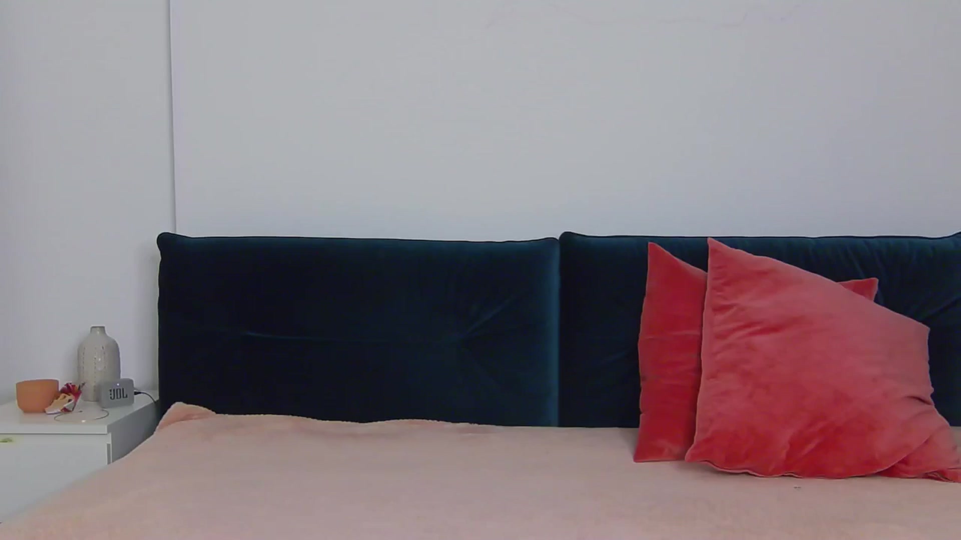Gallery image thumbnail from NaiaaBee's myfreecams stream on, 08/14/2025, 18:32 image 10 of 20