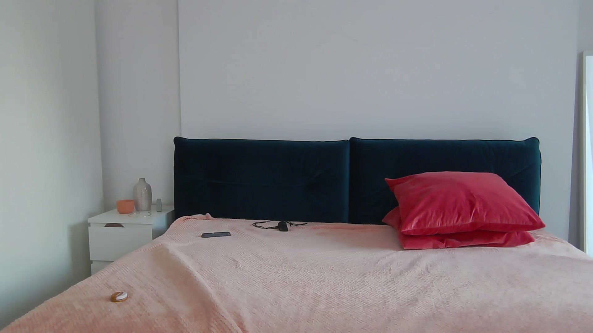 Gallery image thumbnail from NaiaaBee's myfreecams stream on, 08/21/2025, 17:29 image 9 of 20