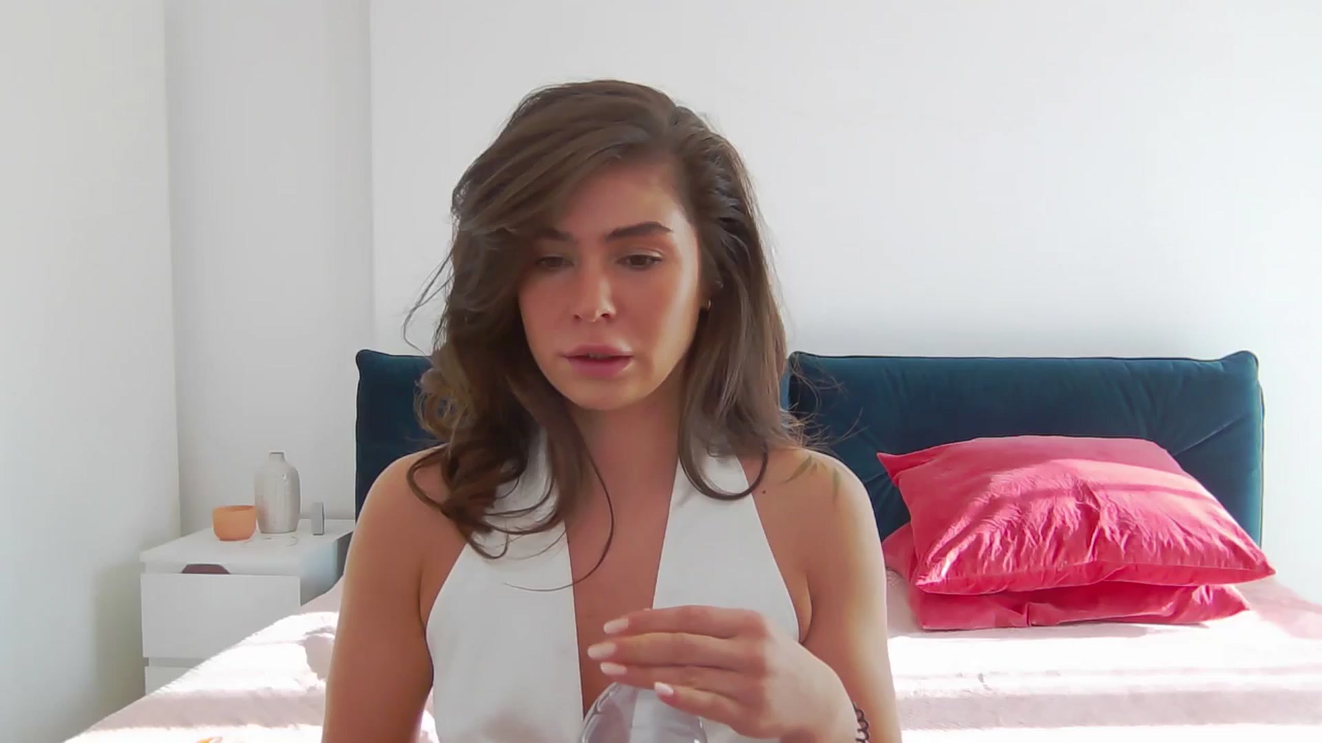 Gallery image thumbnail from NaiaaBee's myfreecams stream on, 08/21/2025, 17:29 image 1 of 20