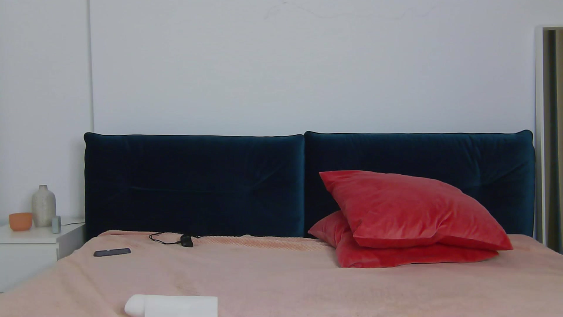 Gallery image thumbnail from NaiaaBee's myfreecams stream on, 08/22/2025, 17:23 image 7 of 20