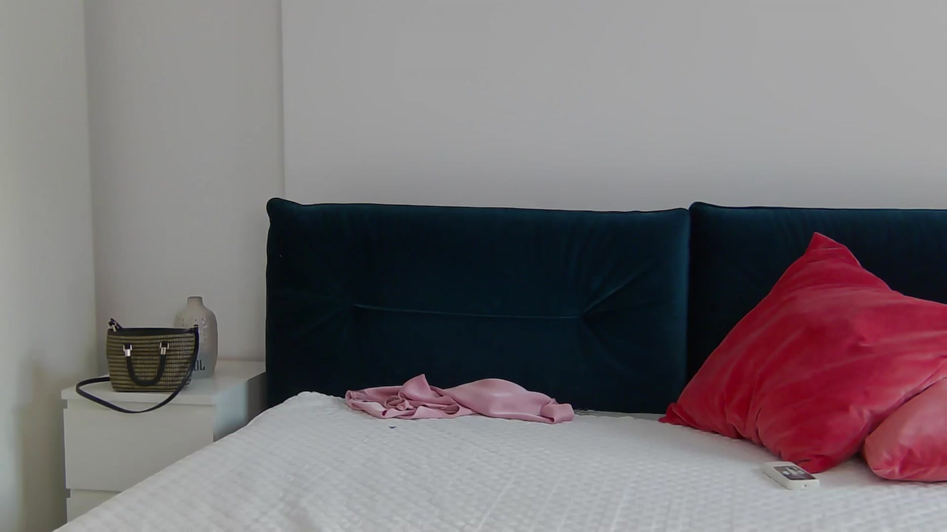 Gallery image thumbnail from NaiaaBee's myfreecams stream on, 08/25/2025, 15:39 image 6 of 20