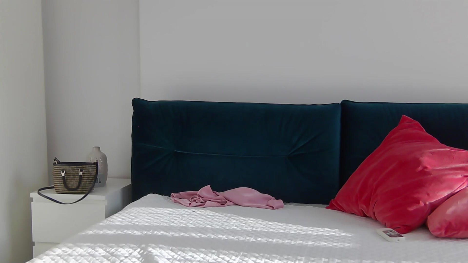 Gallery image thumbnail from NaiaaBee's myfreecams stream on, 08/25/2025, 15:39 image 9 of 20