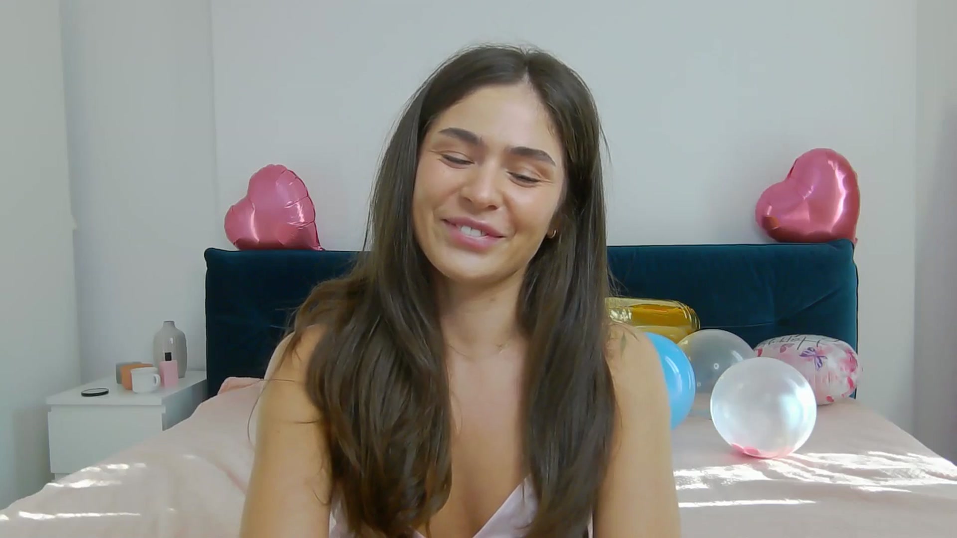 Gallery image thumbnail from NaiaaBee's myfreecams stream on, 09/13/2025, 15:20 image 19 of 20