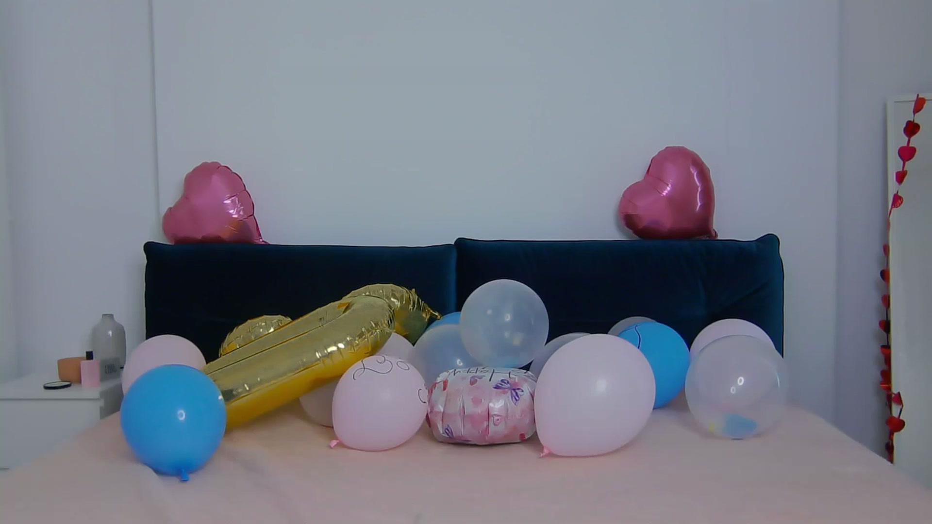 Gallery image thumbnail from NaiaaBee's myfreecams stream on, 09/15/2025, 06:54 image 15 of 20
