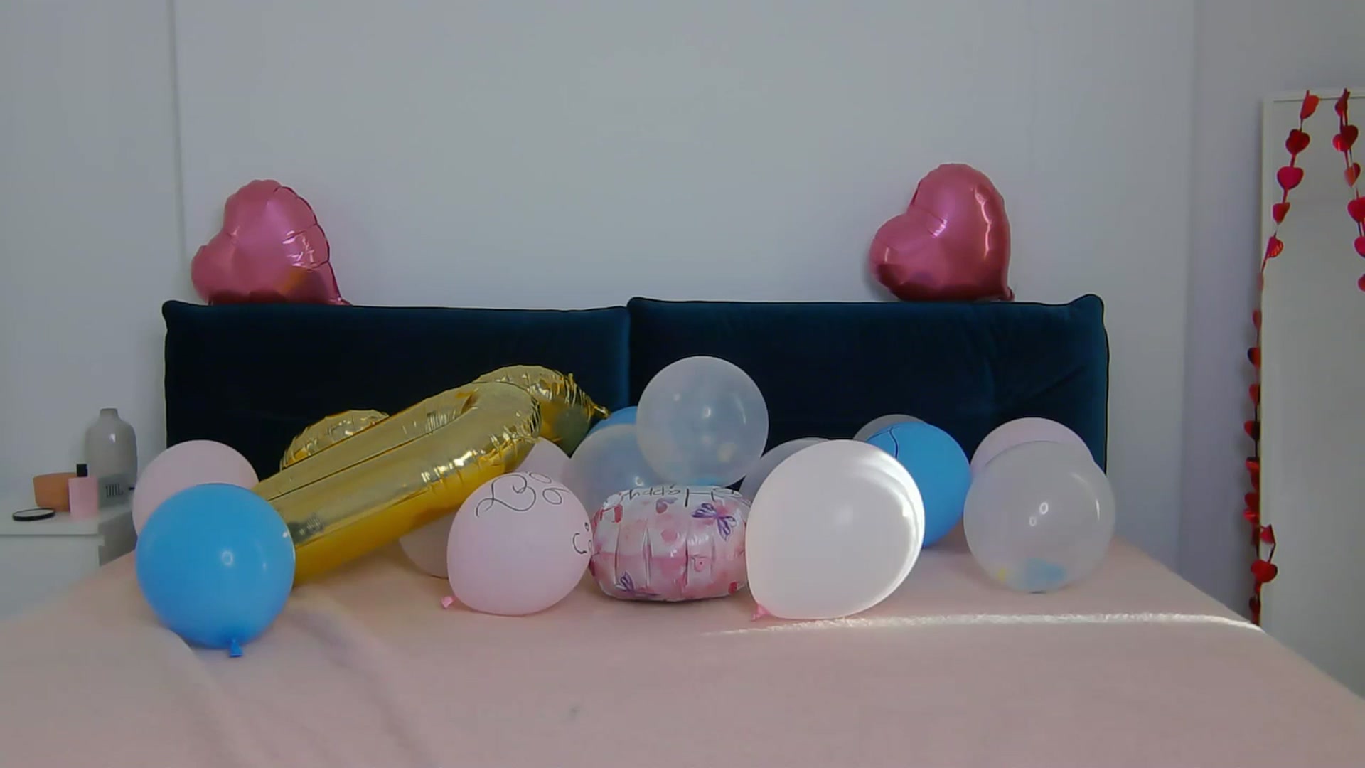 Gallery image thumbnail from NaiaaBee's myfreecams stream on, 09/15/2025, 17:05 image 10 of 20