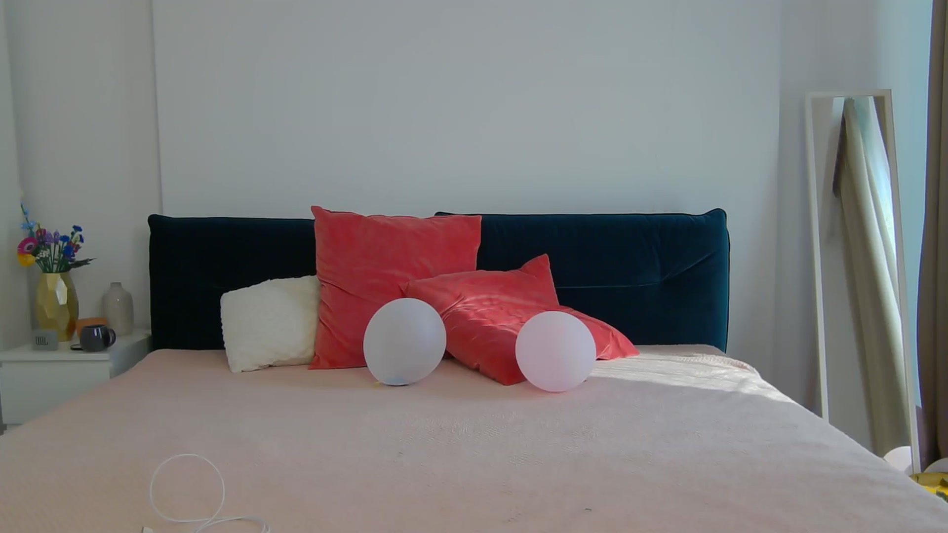 Gallery image thumbnail from NaiaaBee's myfreecams stream on, 09/24/2025, 15:54 image 1 of 20