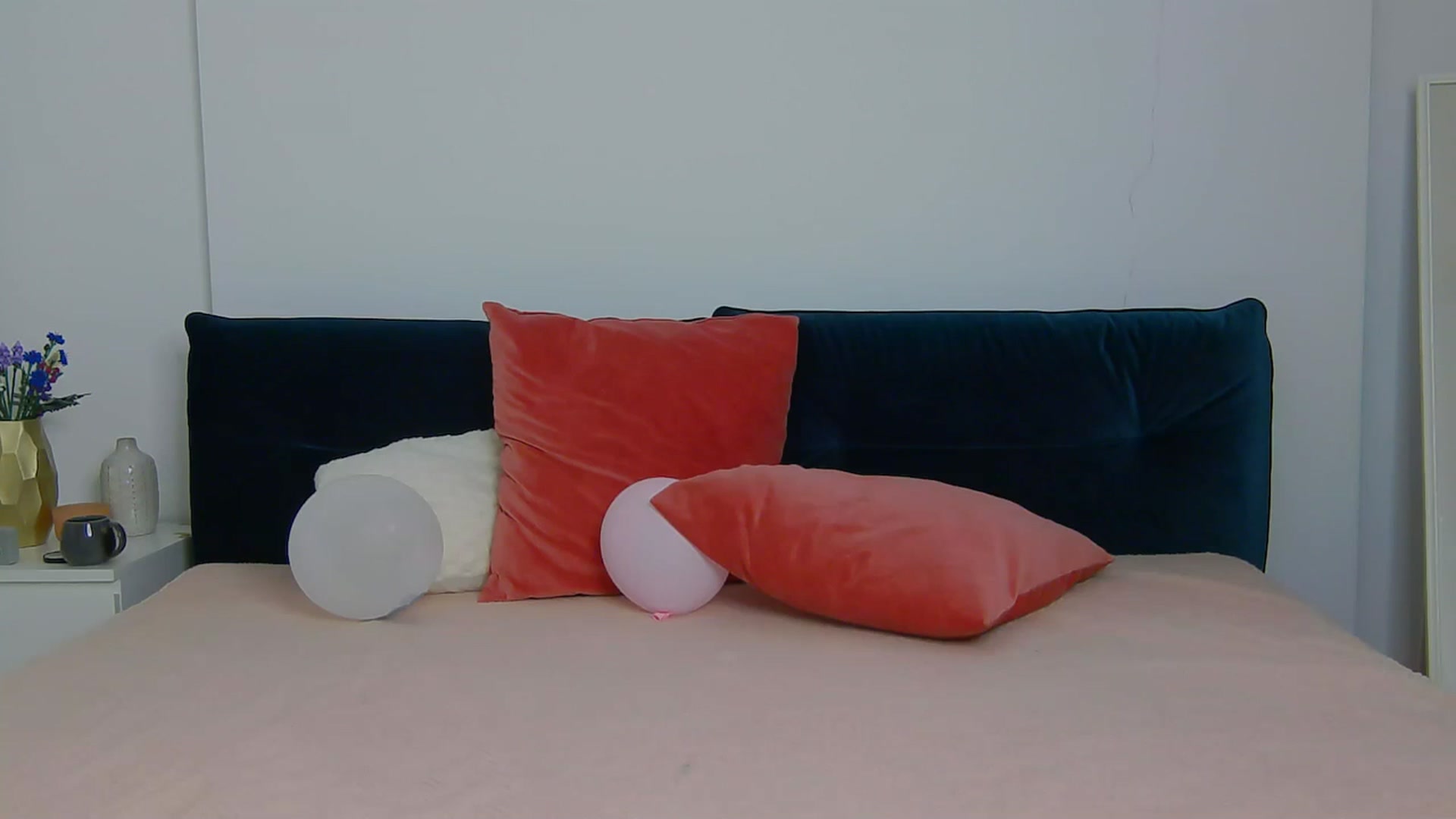 Gallery image thumbnail from NaiaaBee's myfreecams stream on, 09/25/2025, 16:35 image 3 of 20