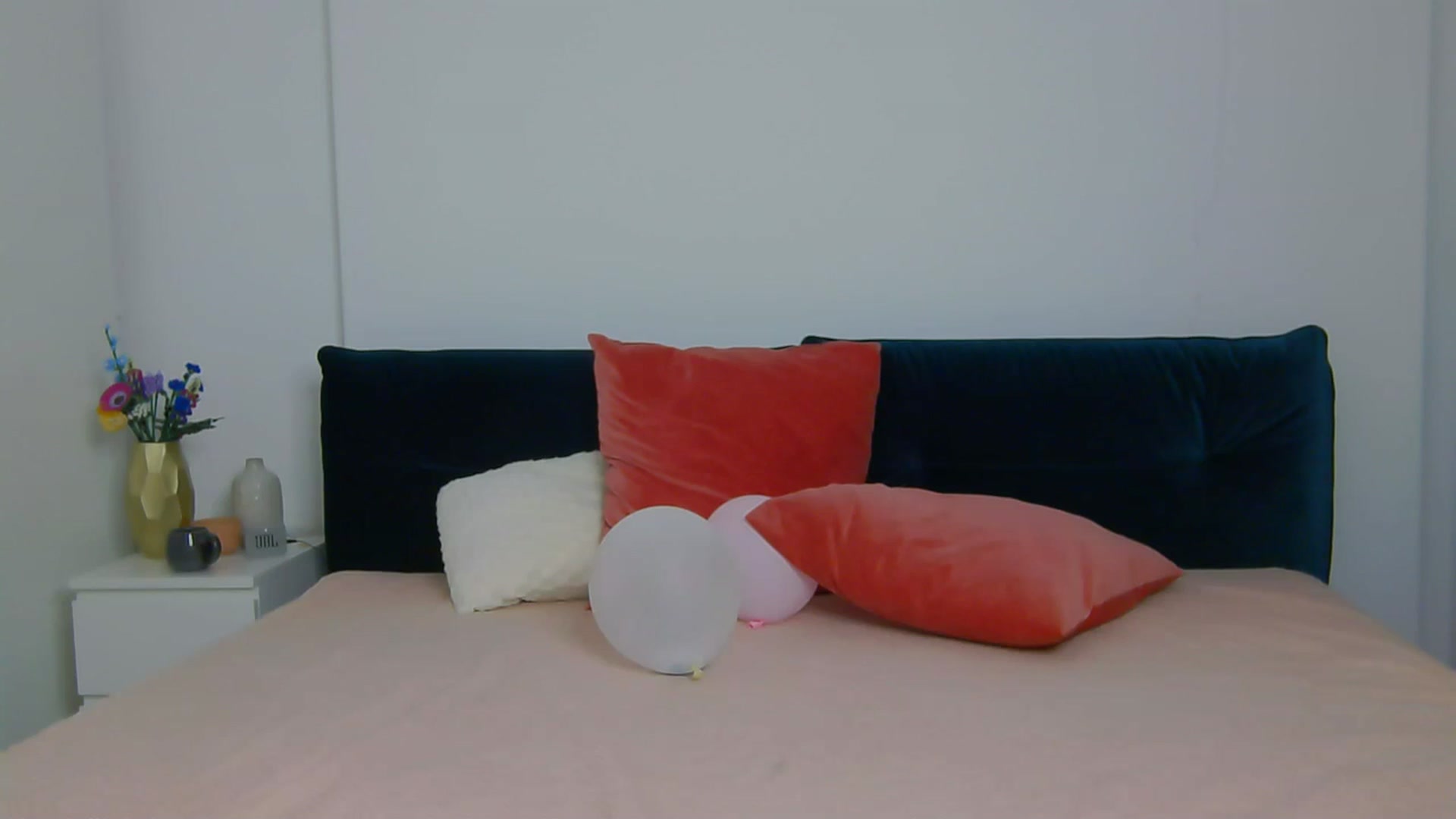Gallery image thumbnail from NaiaaBee's myfreecams stream on, 09/25/2025, 16:35 image 19 of 20