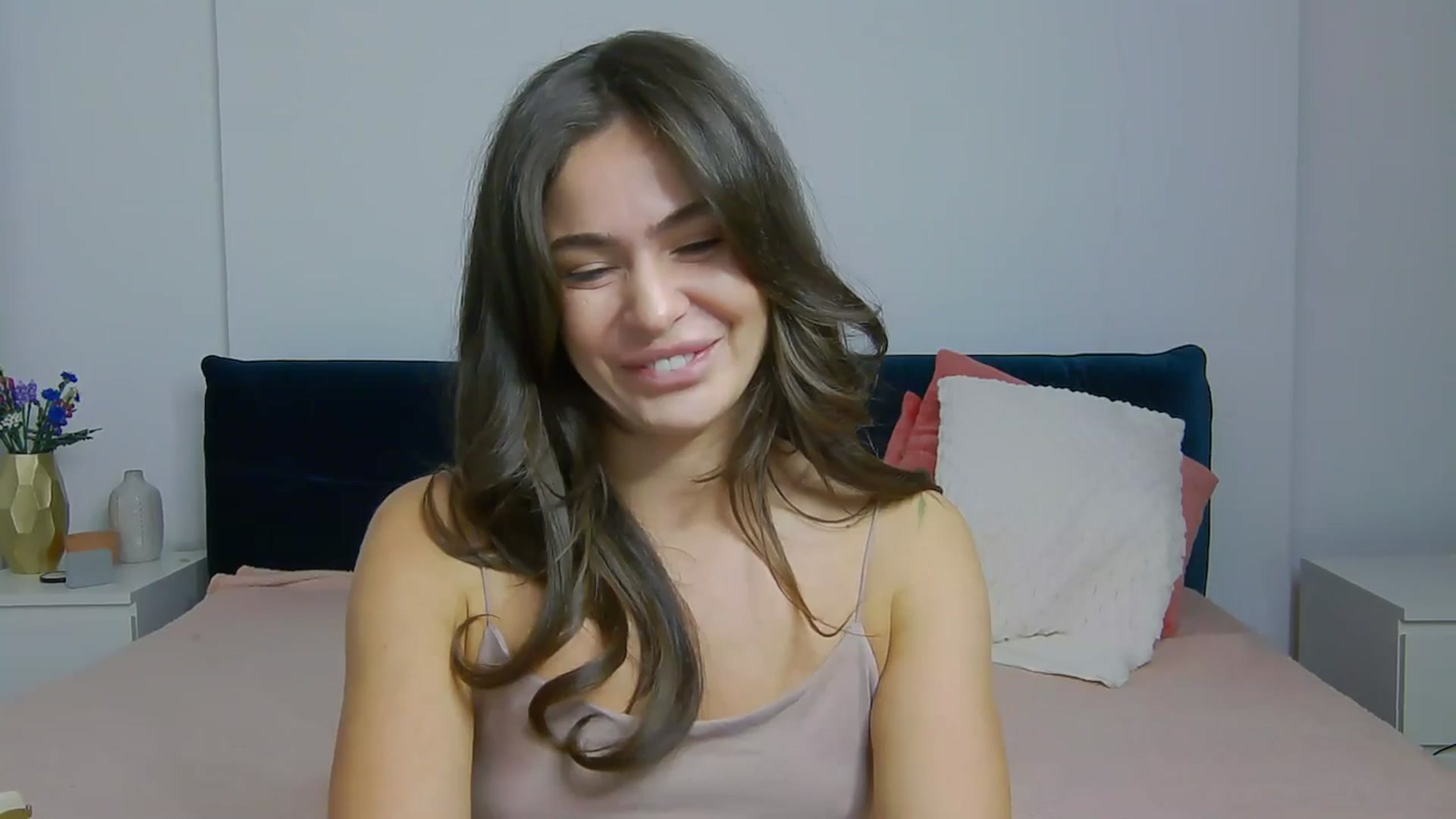 Gallery image thumbnail from NaiaaBee's myfreecams stream on, 09/27/2025, 16:38 image 19 of 20