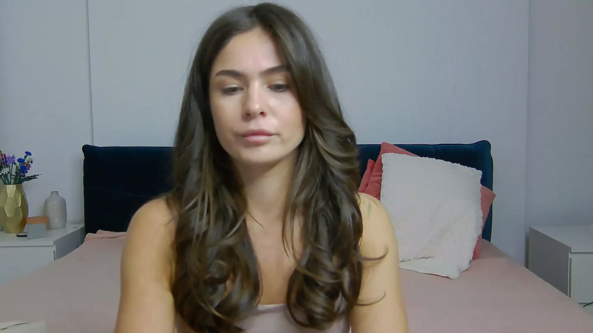 Gallery image thumbnail from NaiaaBee's myfreecams stream on, 09/27/2025, 17:21 image 1 of 20