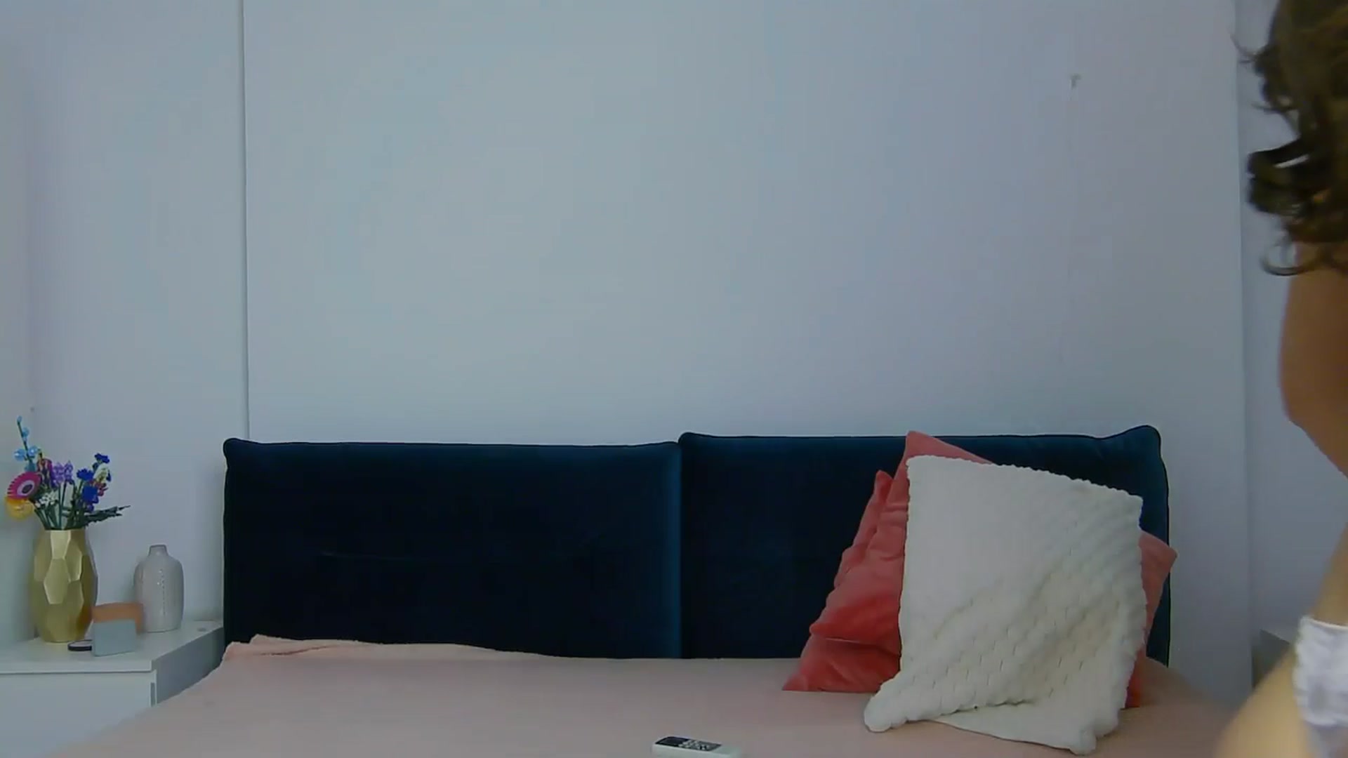 Gallery image thumbnail from NaiaaBee's myfreecams stream on, 09/27/2025, 17:21 image 16 of 20