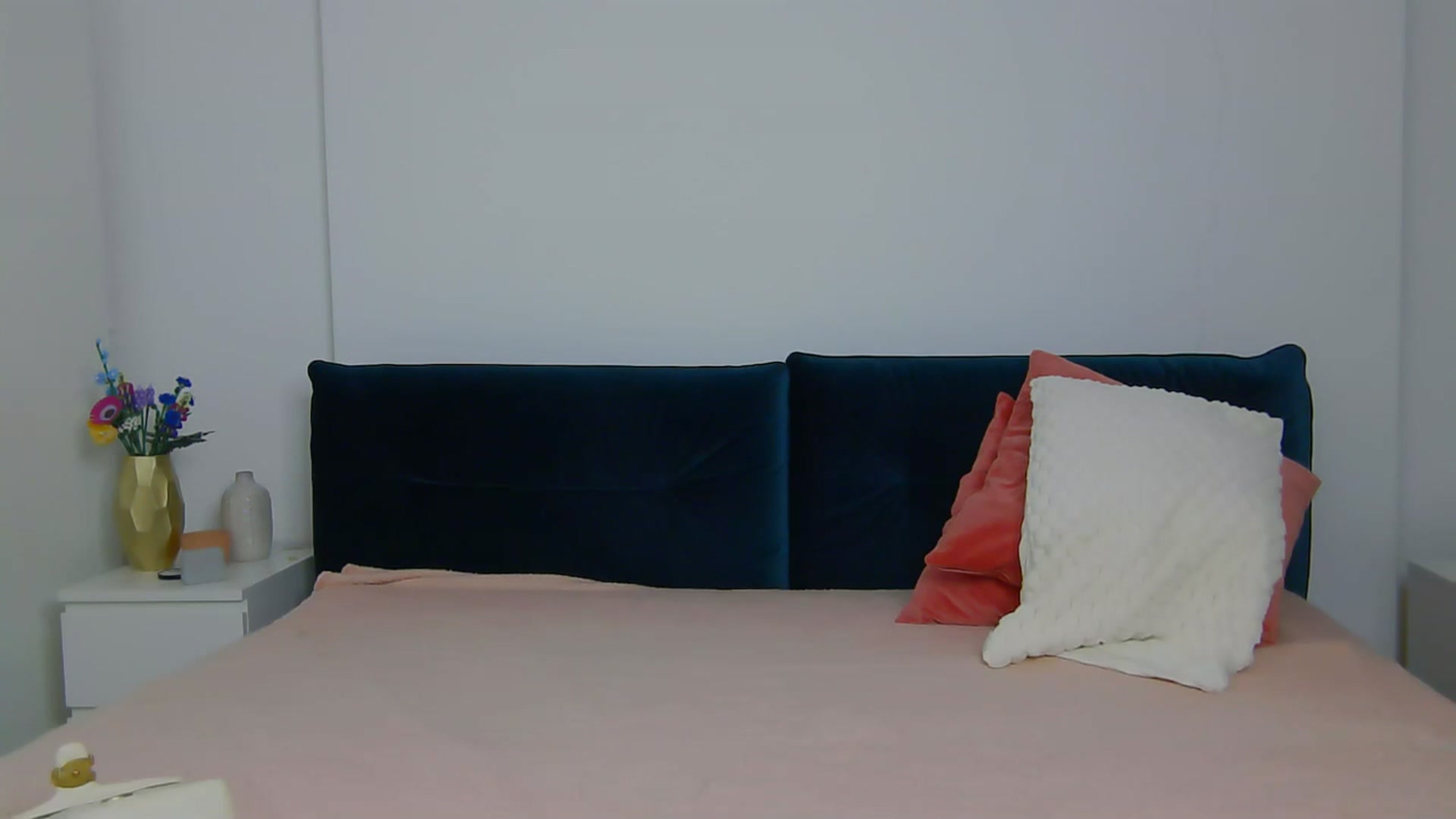 Gallery image thumbnail from NaiaaBee's myfreecams stream on, 09/27/2025, 17:21 image 20 of 20