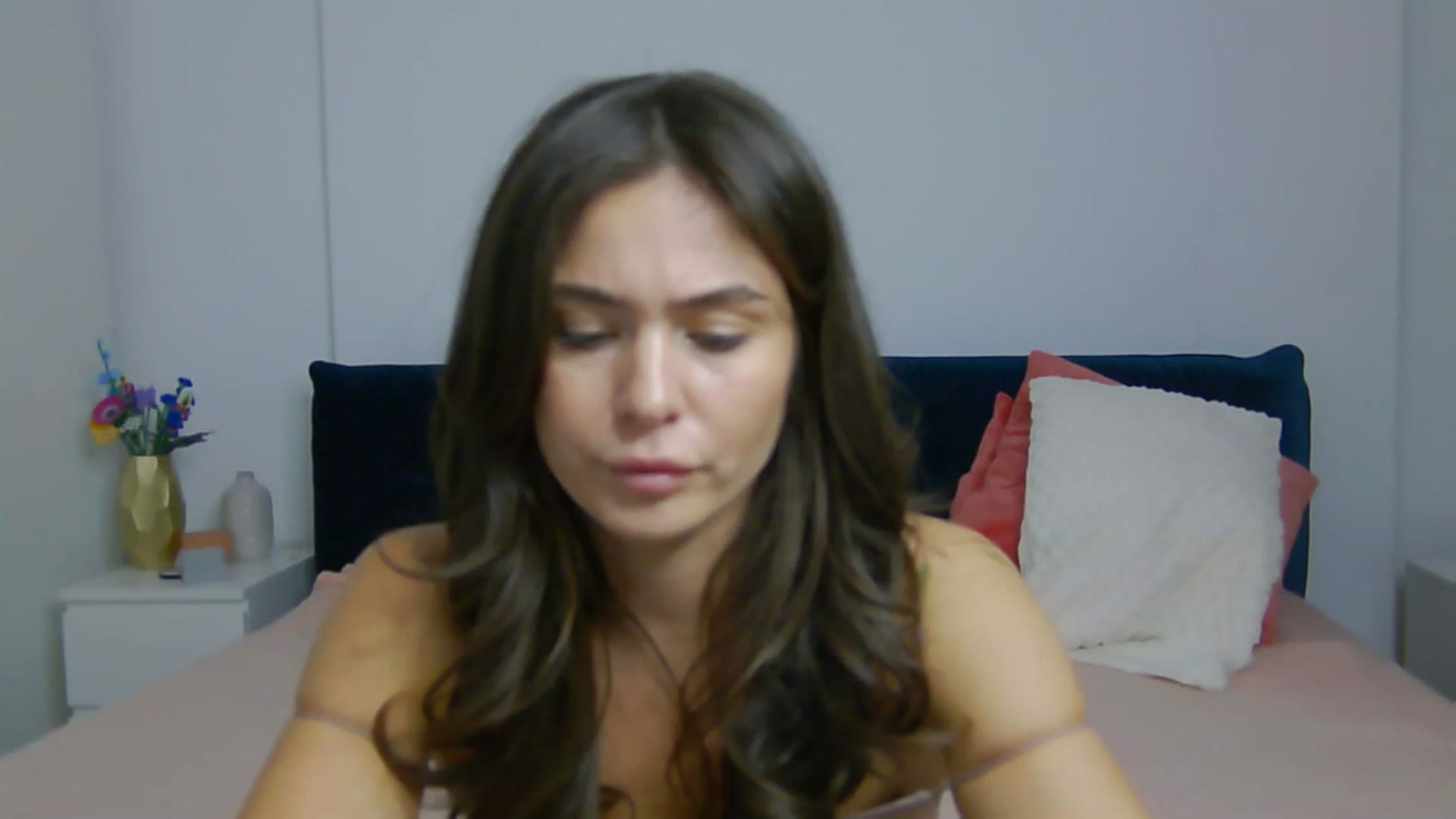 Gallery image thumbnail from NaiaaBee's myfreecams stream on, 09/27/2025, 17:44 image 6 of 20