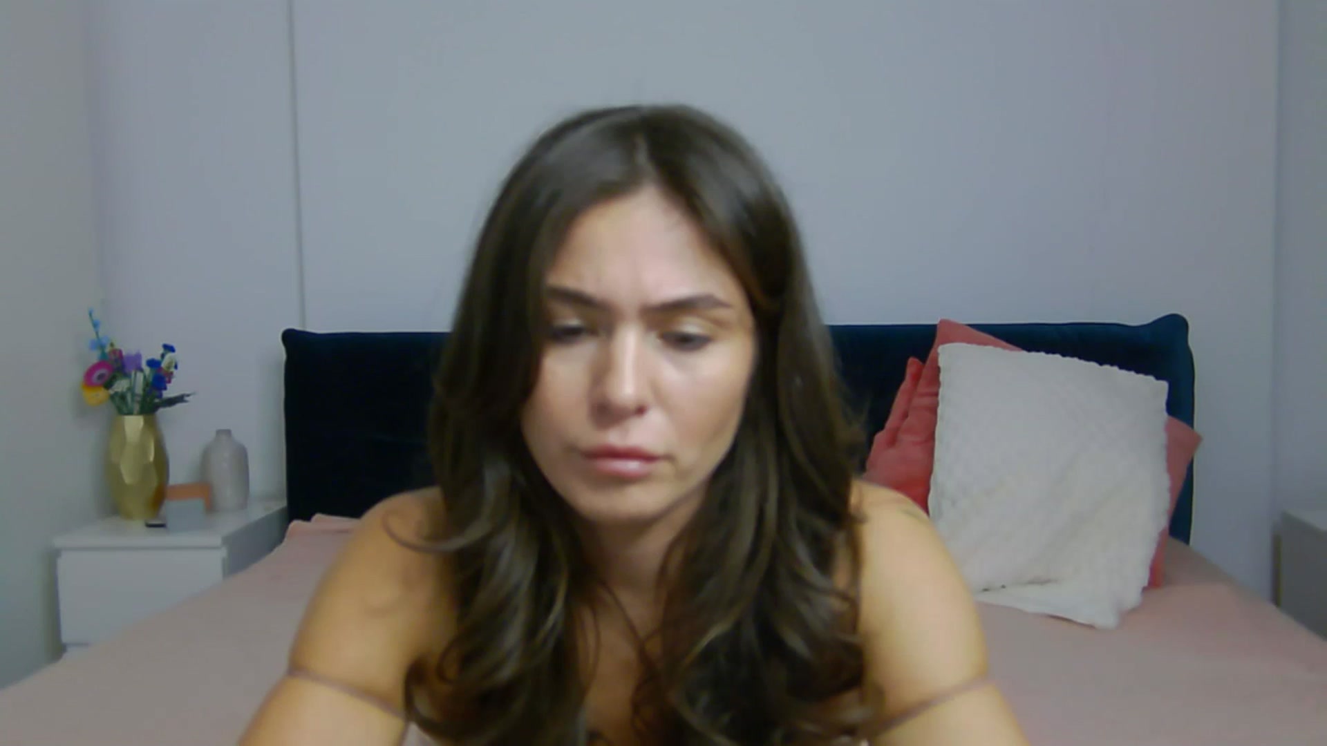 Gallery image thumbnail from NaiaaBee's myfreecams stream on, 09/27/2025, 17:44 image 7 of 20