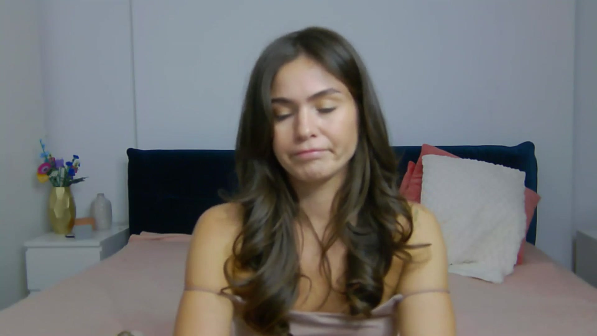Gallery image thumbnail from NaiaaBee's myfreecams stream on, 09/27/2025, 17:44 image 8 of 20