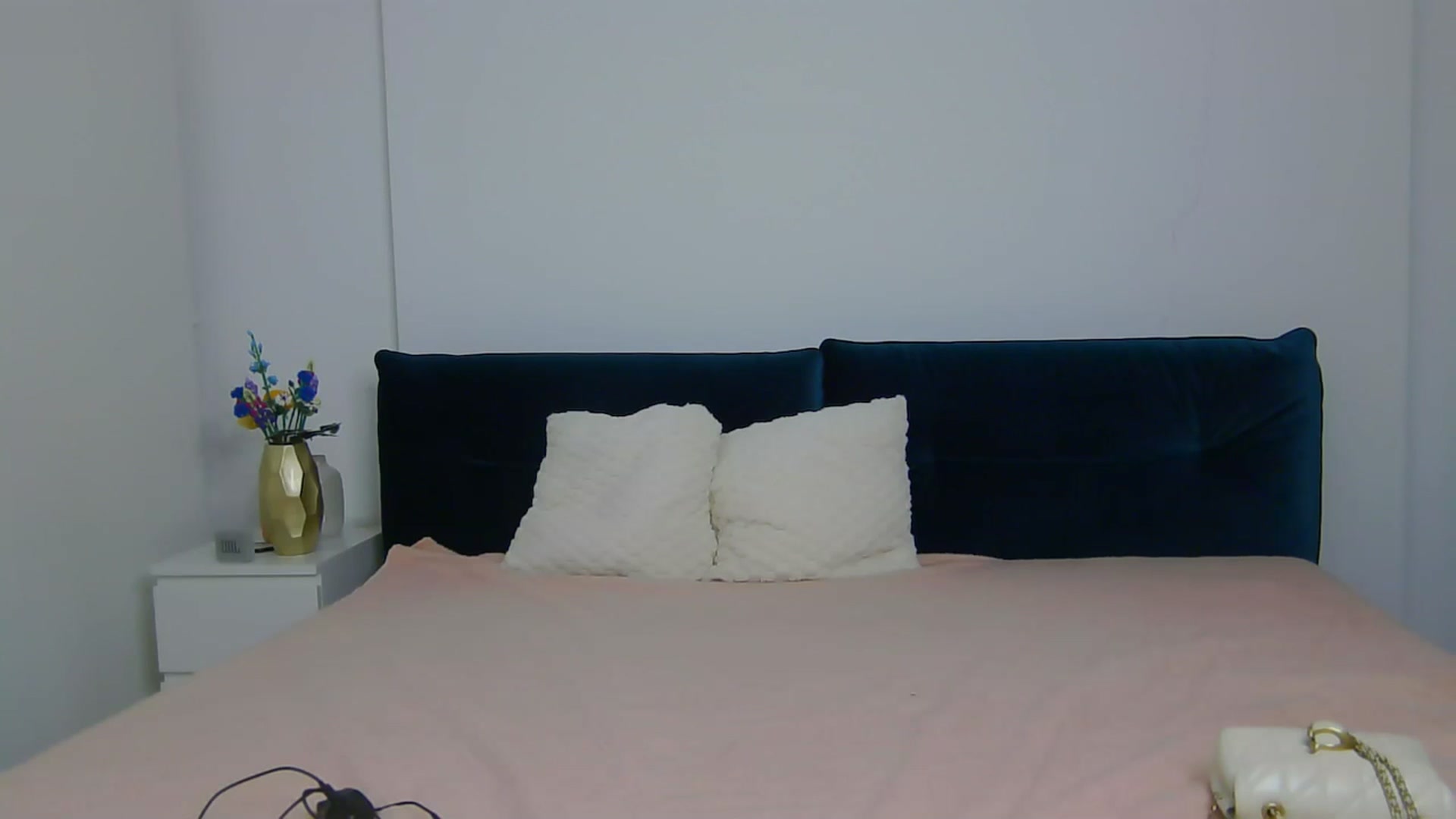 Gallery image thumbnail from NaiaaBee's myfreecams stream on, 09/30/2025, 16:16 image 10 of 20