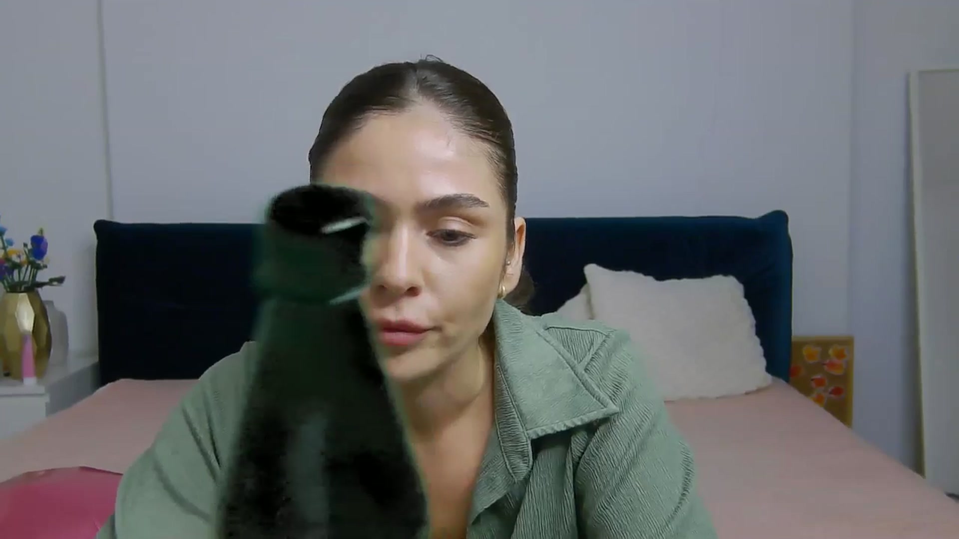 Gallery image thumbnail from NaiaaBee's myfreecams stream on, 10/02/2025, 16:38 image 12 of 20