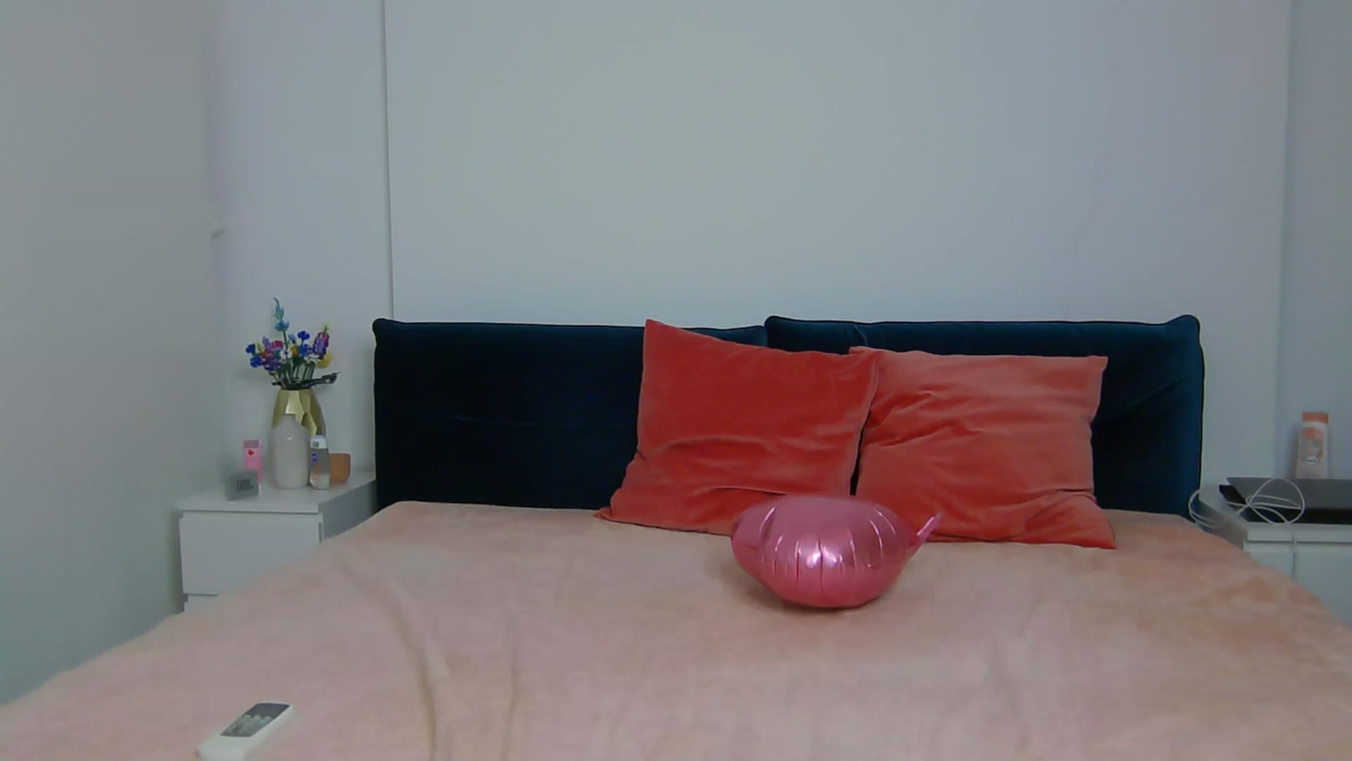 Gallery image thumbnail from NaiaaBee's myfreecams stream on, 10/04/2025, 18:02 image 11 of 20
