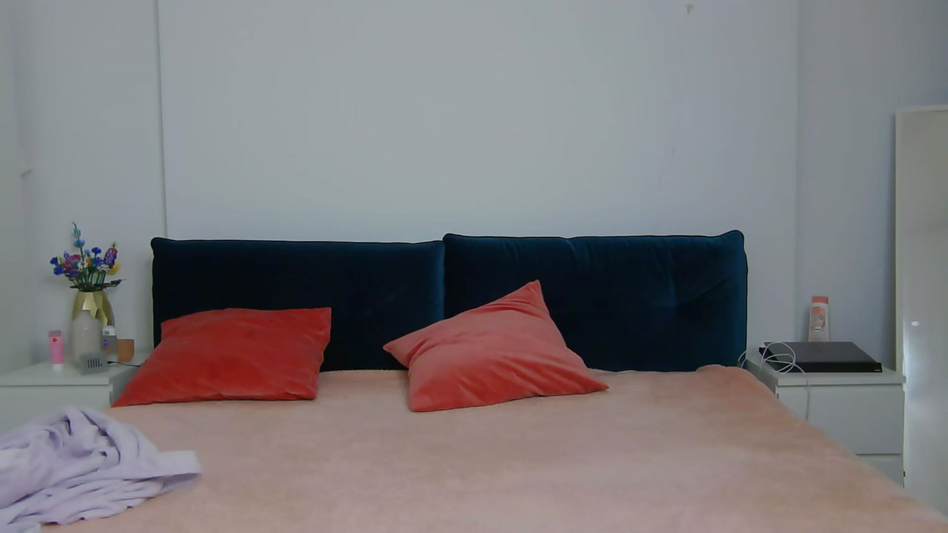 Gallery image thumbnail from NaiaaBee's myfreecams stream on, 10/04/2025, 19:45 image 11 of 20