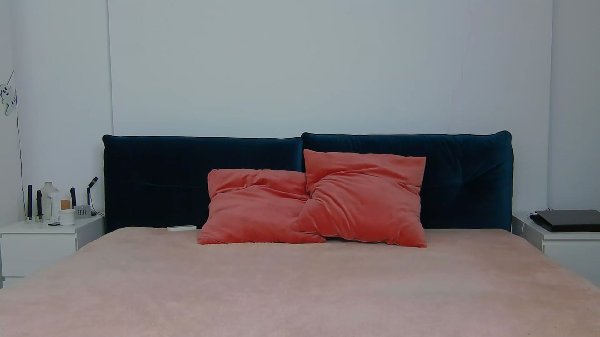 Gallery image thumbnail from NaiaaBee's myfreecams stream on, 10/18/2025, 18:22 image 18 of 20