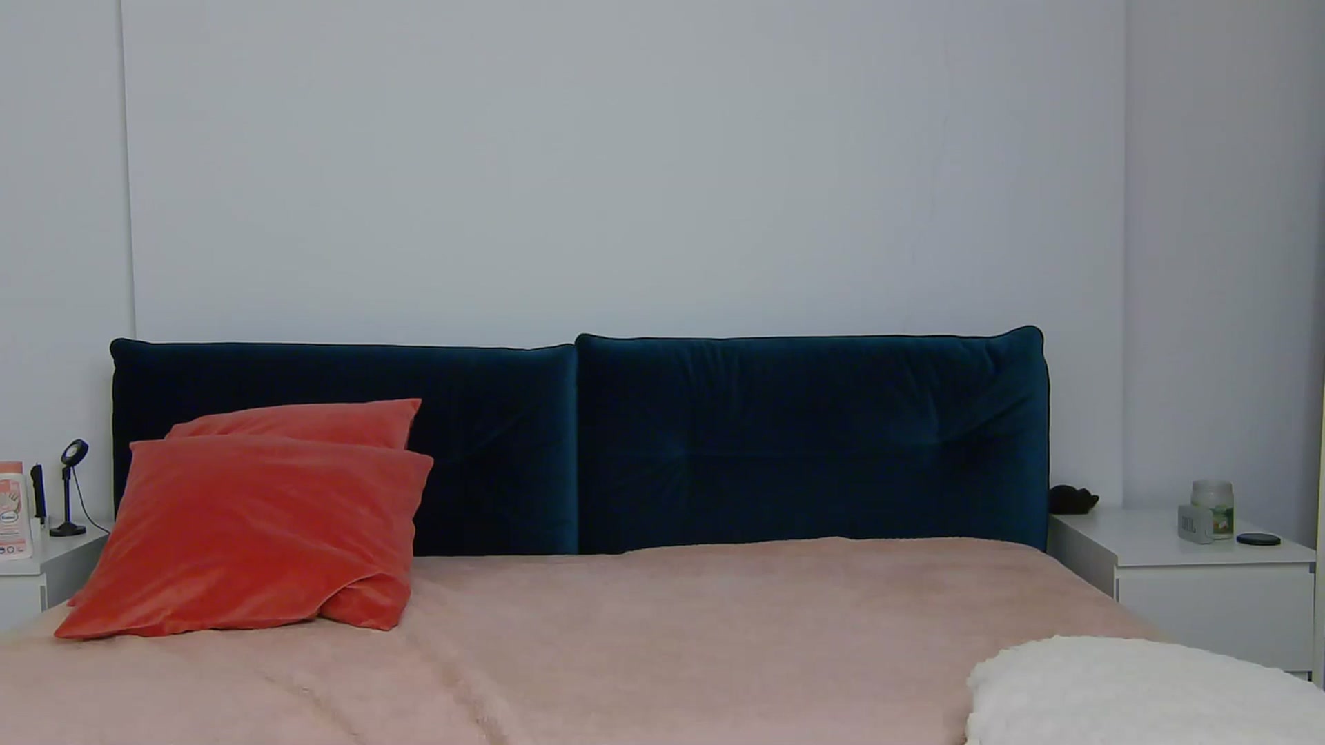 Gallery image thumbnail from NaiaaBee's myfreecams stream on, 10/27/2025, 17:51 image 8 of 20