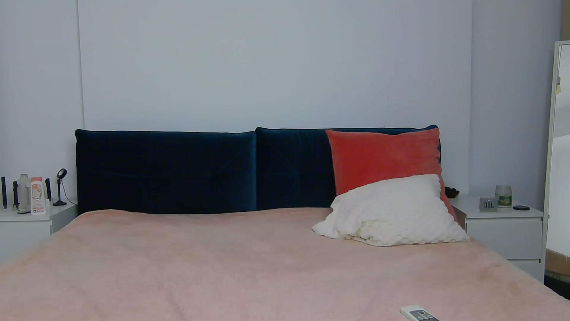 Gallery image thumbnail from NaiaaBee's myfreecams stream on, 10/30/2025, 18:12 image 16 of 20