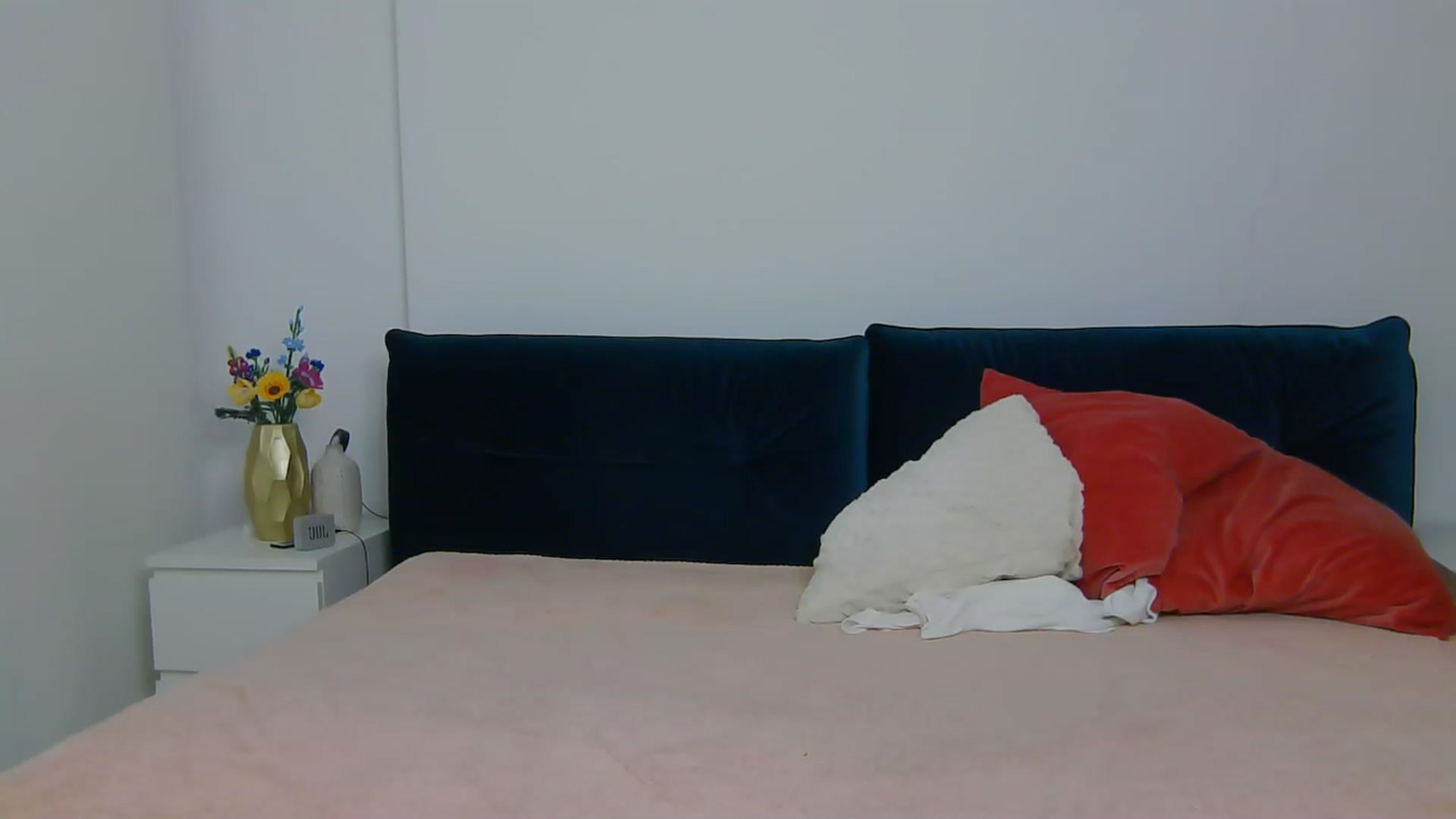 Gallery image thumbnail from NaiaaBee's myfreecams stream on, 11/10/2025, 18:30 image 16 of 20