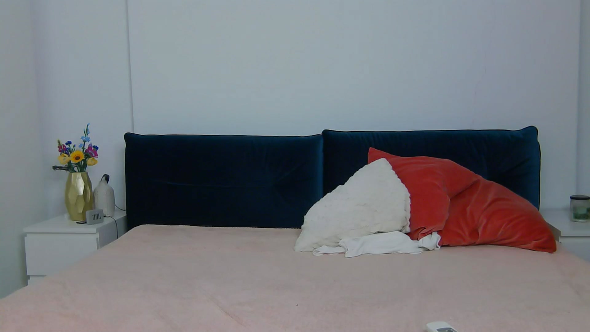 Gallery image thumbnail from NaiaaBee's myfreecams stream on, 11/10/2025, 18:30 image 12 of 20